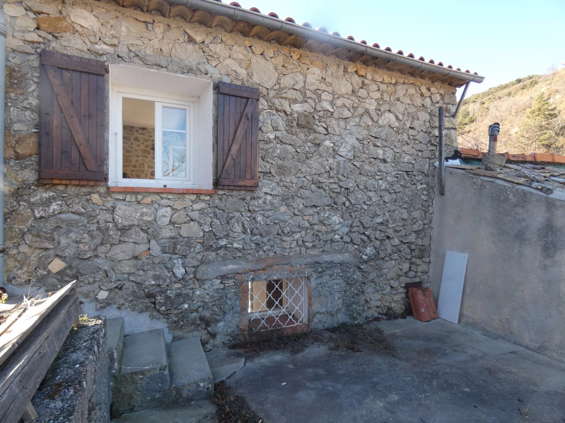 Maison de village en pierres, 3 pièces, rénovée