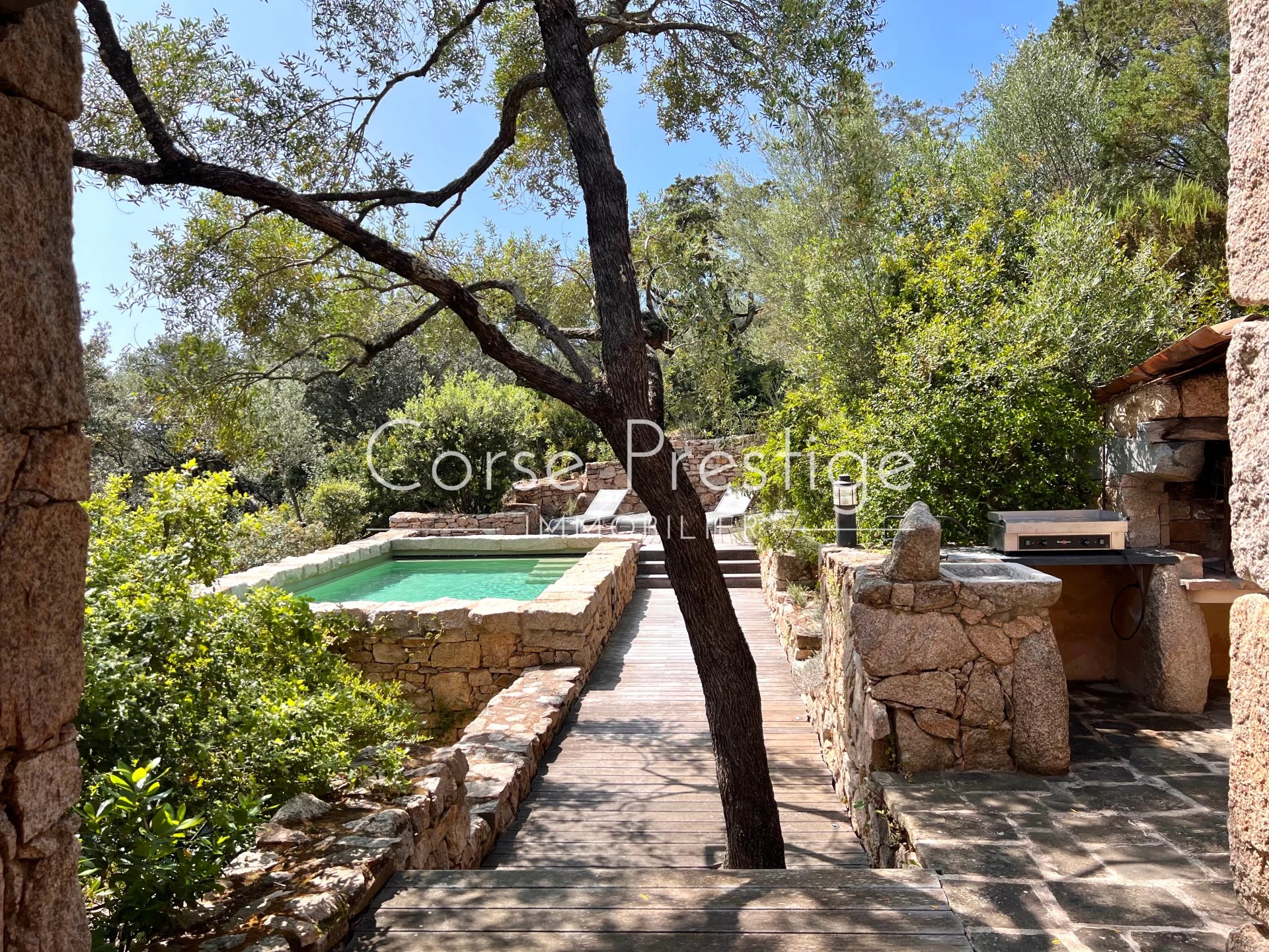 stone house by the sea on the beach for rent in corsica image4