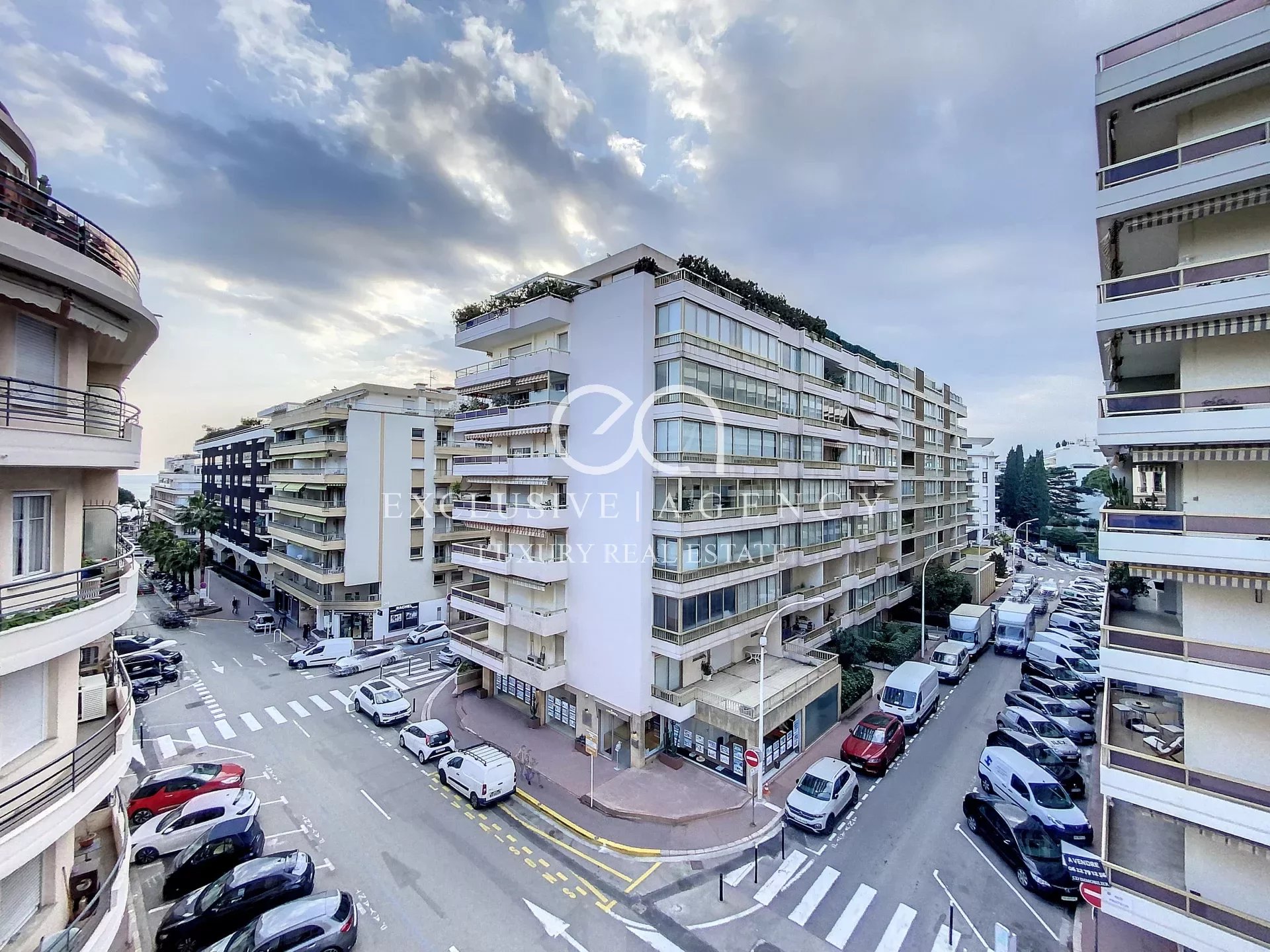 Verhuur in het centrum van Cannes, gemeubileerd 3-kamer appartement, 85m², op 200m van de Croisette