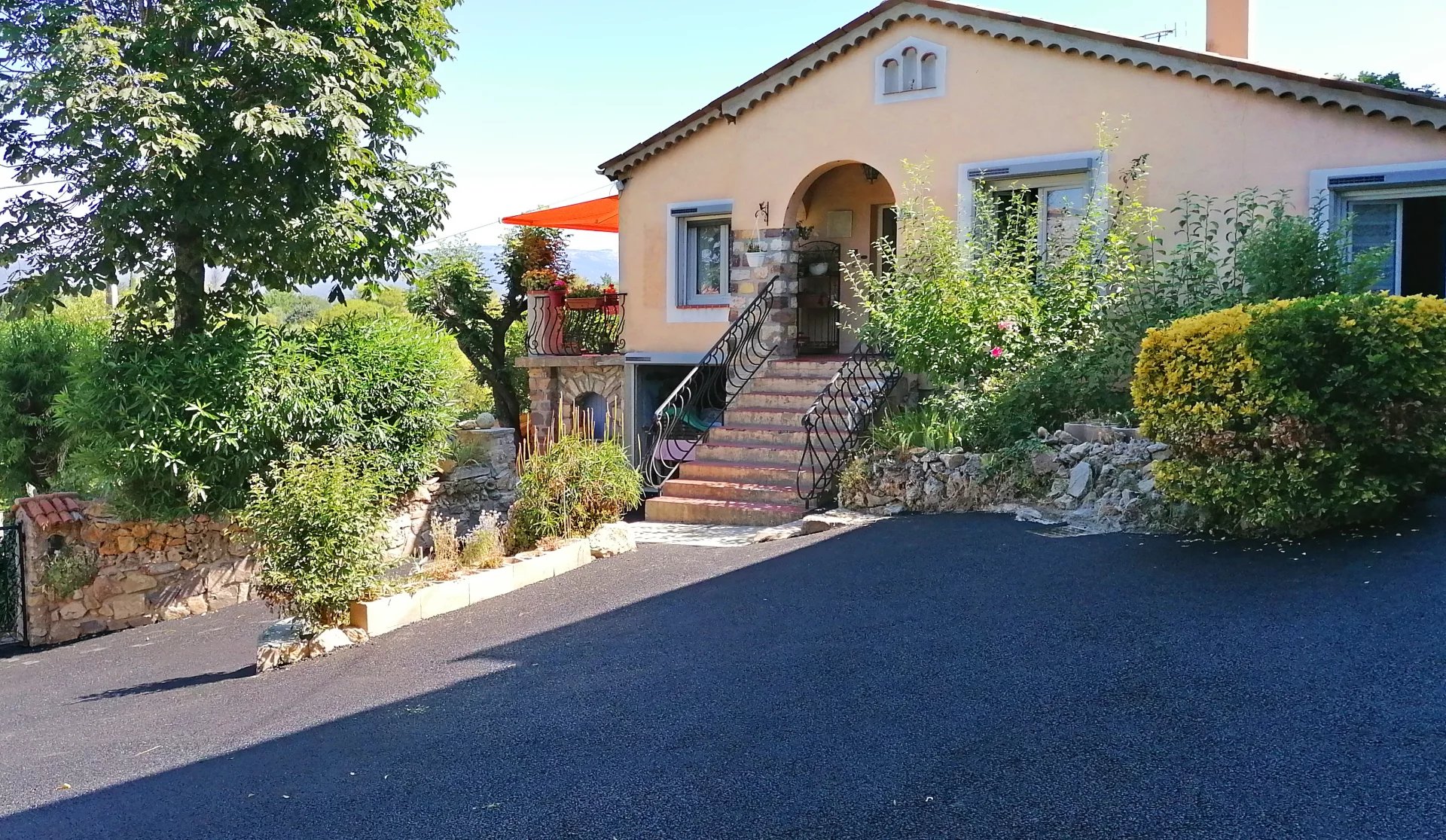 Detached villa of 155 m² with a flat garden of 800 m²