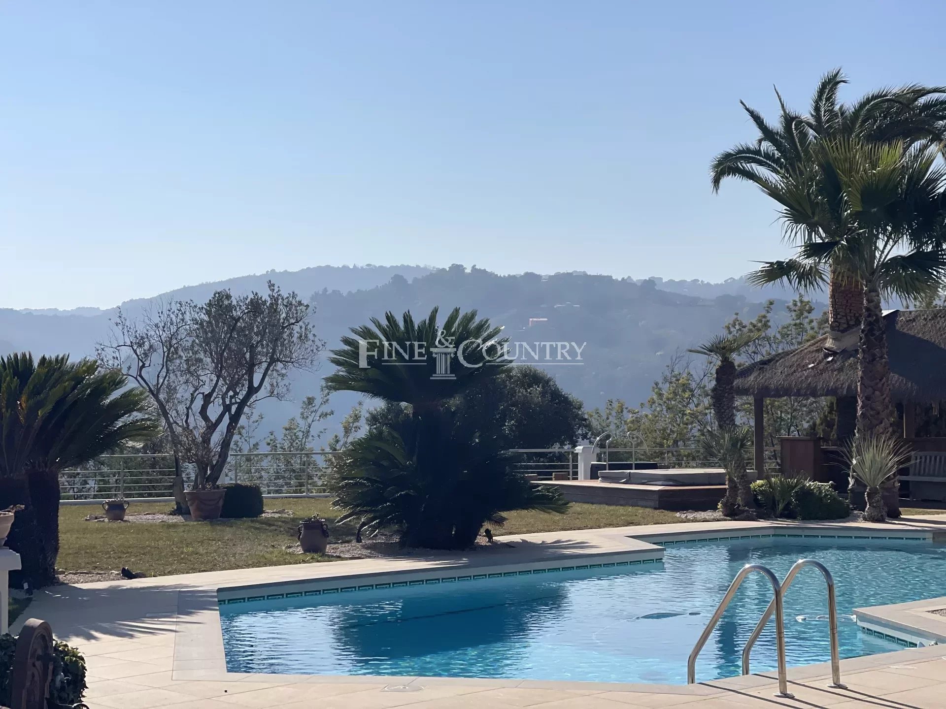Proche Mougins, villa à vendre, vue panoramique