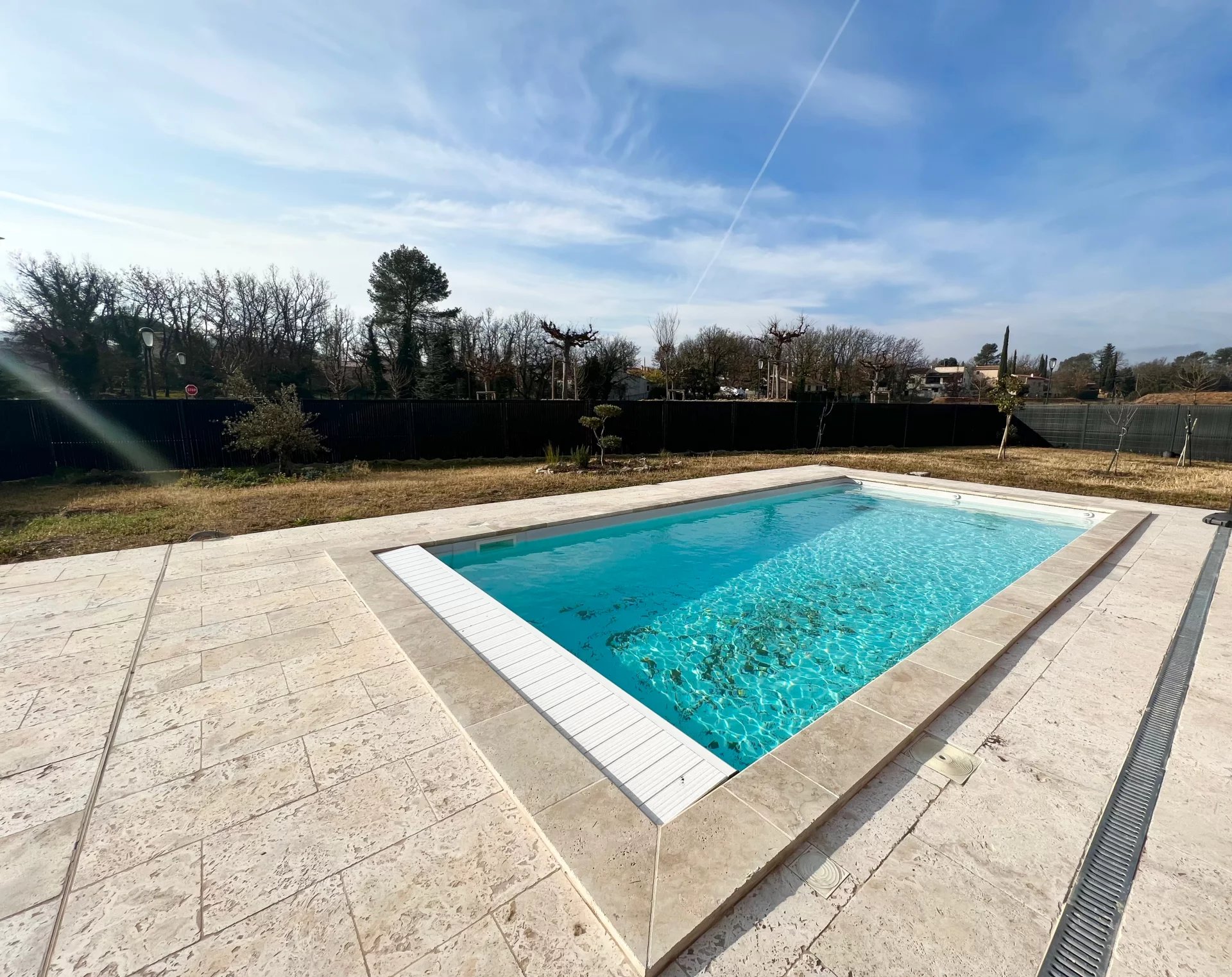 Villa  T4 sur un terrain de 836 m² avec piscine