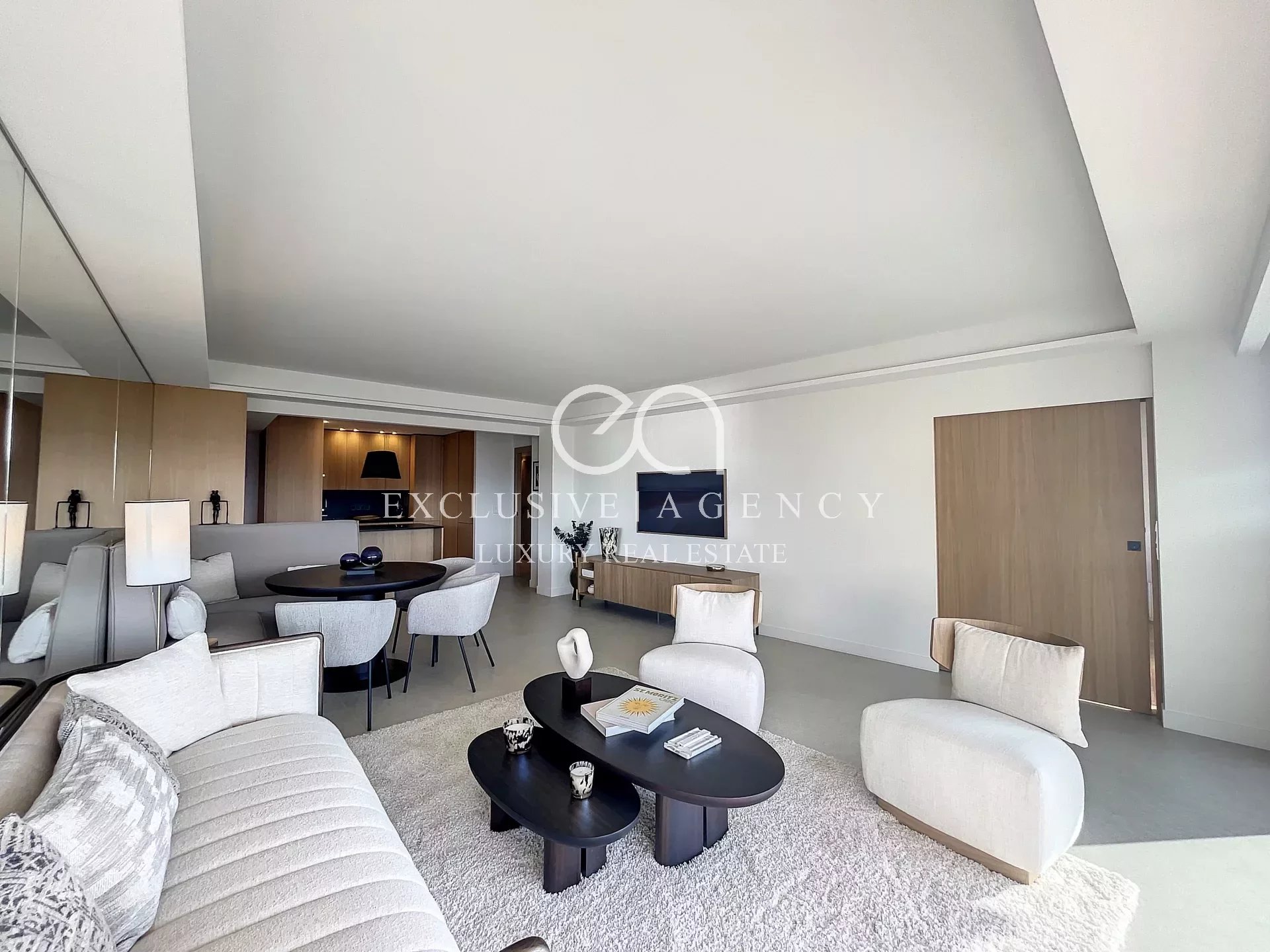 Cannes Croisette - Schitterende gerenoveerde 4-kamer flat 106m²