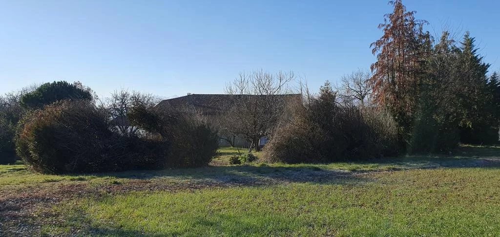 Rare! Close to Aurignac. Aurignac, farm T6 on 1.9 hectares with beautiful view of the Pyrenees