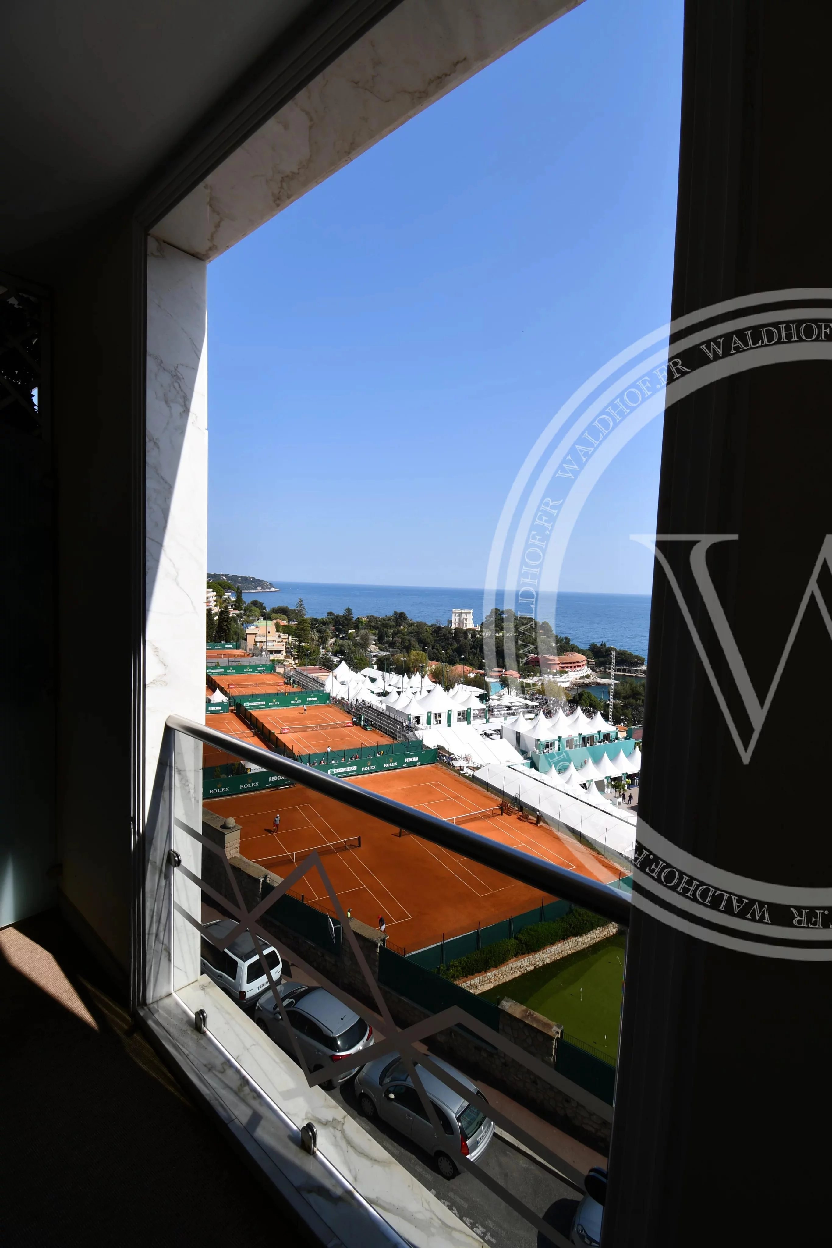 Luxueux appartement de 2 chambres avec vue sur la mer et le célèbre Monte Carlo Country club