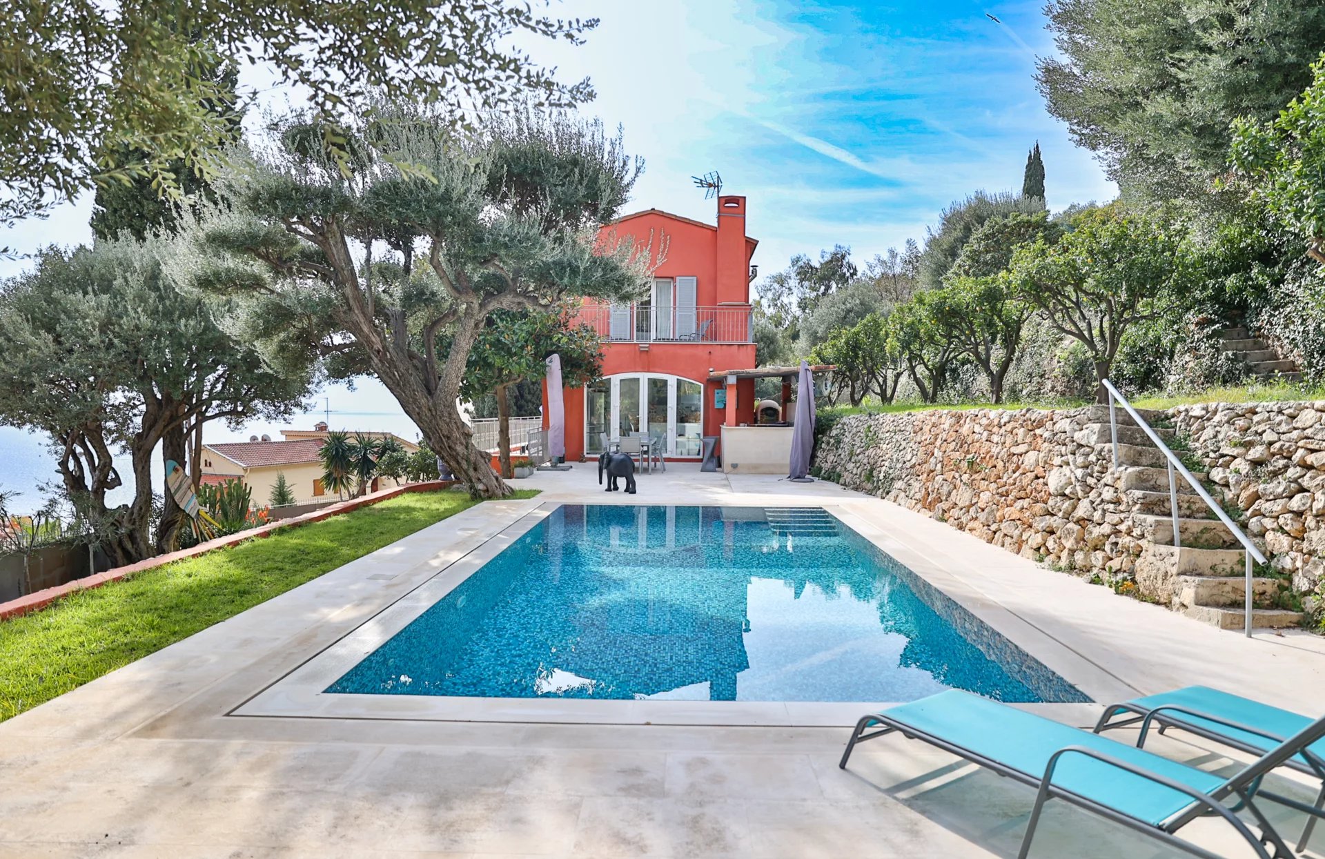 HOUSE FOR SALE IN CAP D'AIL - SEA VIEW - POOL - VERY CLOSE TO MONACO