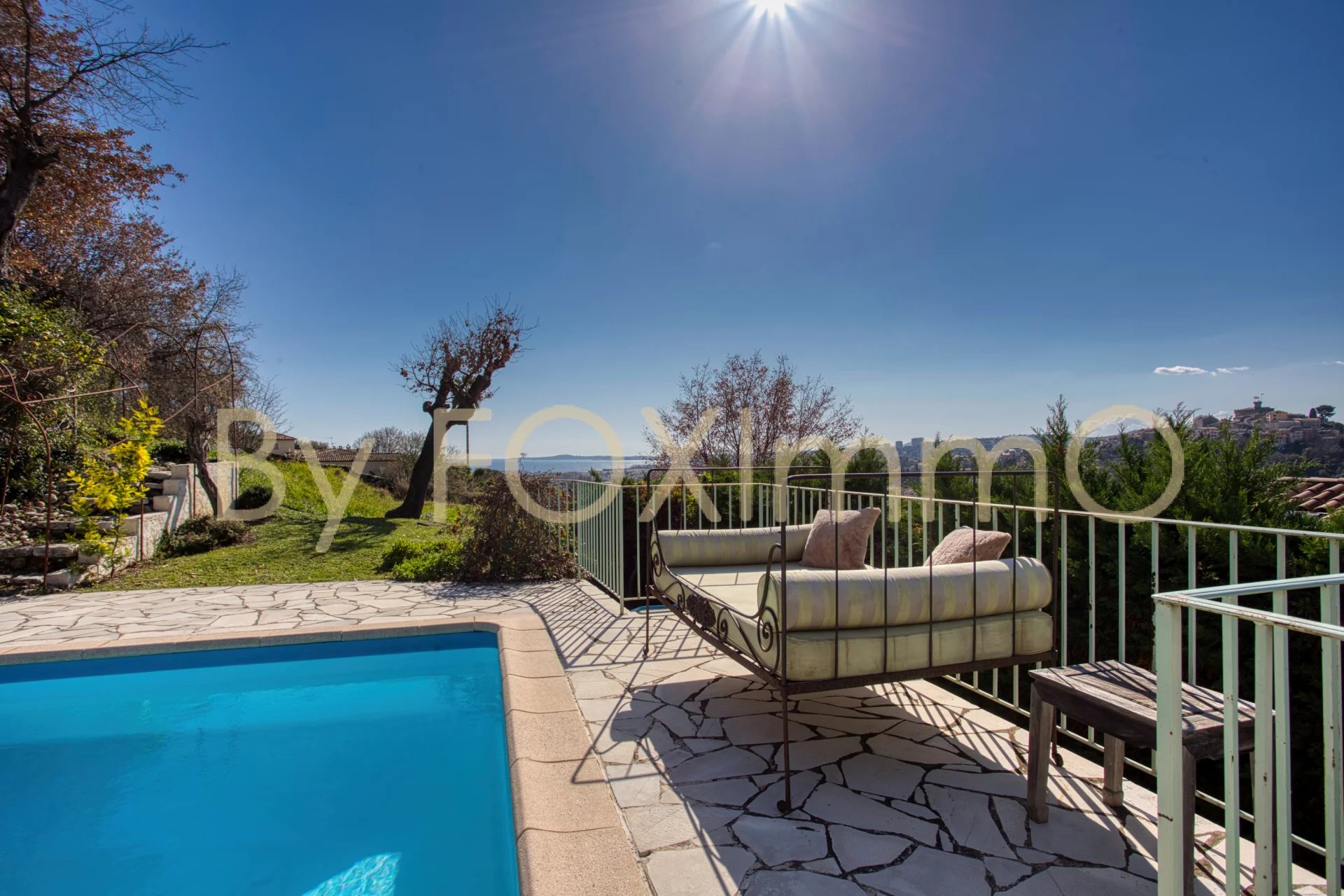 Côte d'Azur, Cagnes sur Mer, somptueuse villa vue mer panoramique avec piscine