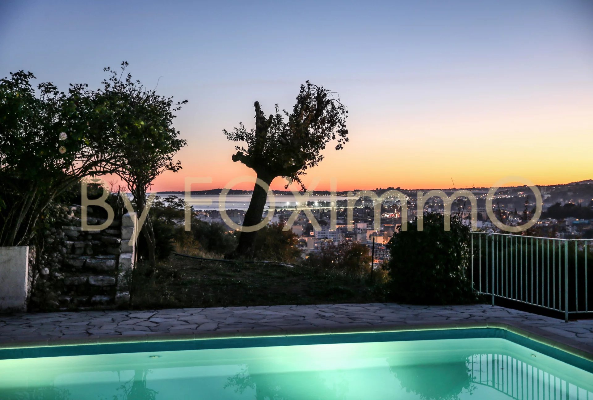 Luxury villa with swimming pool and panoramic sea view. French Riviera - Cagnes sur Mer
