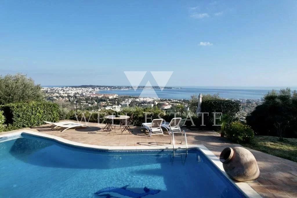 GOLF JUAN VILLA WITH PANORAMIC SEA VIEW ON A PLOT OF 2200M2