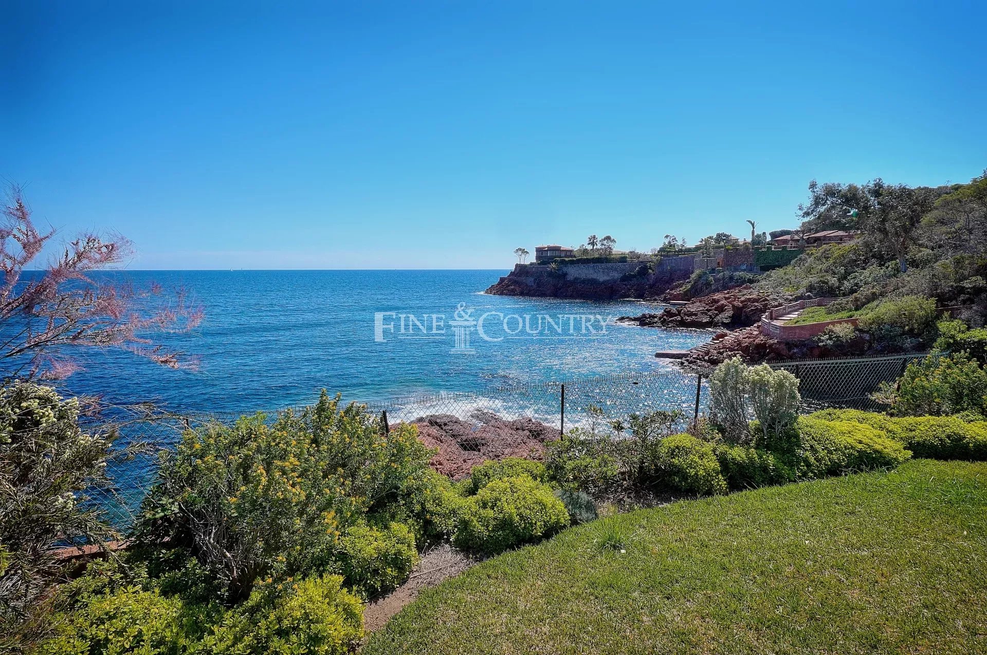 Seafront property for sale in le Trayas, Theoule-sur-Mer