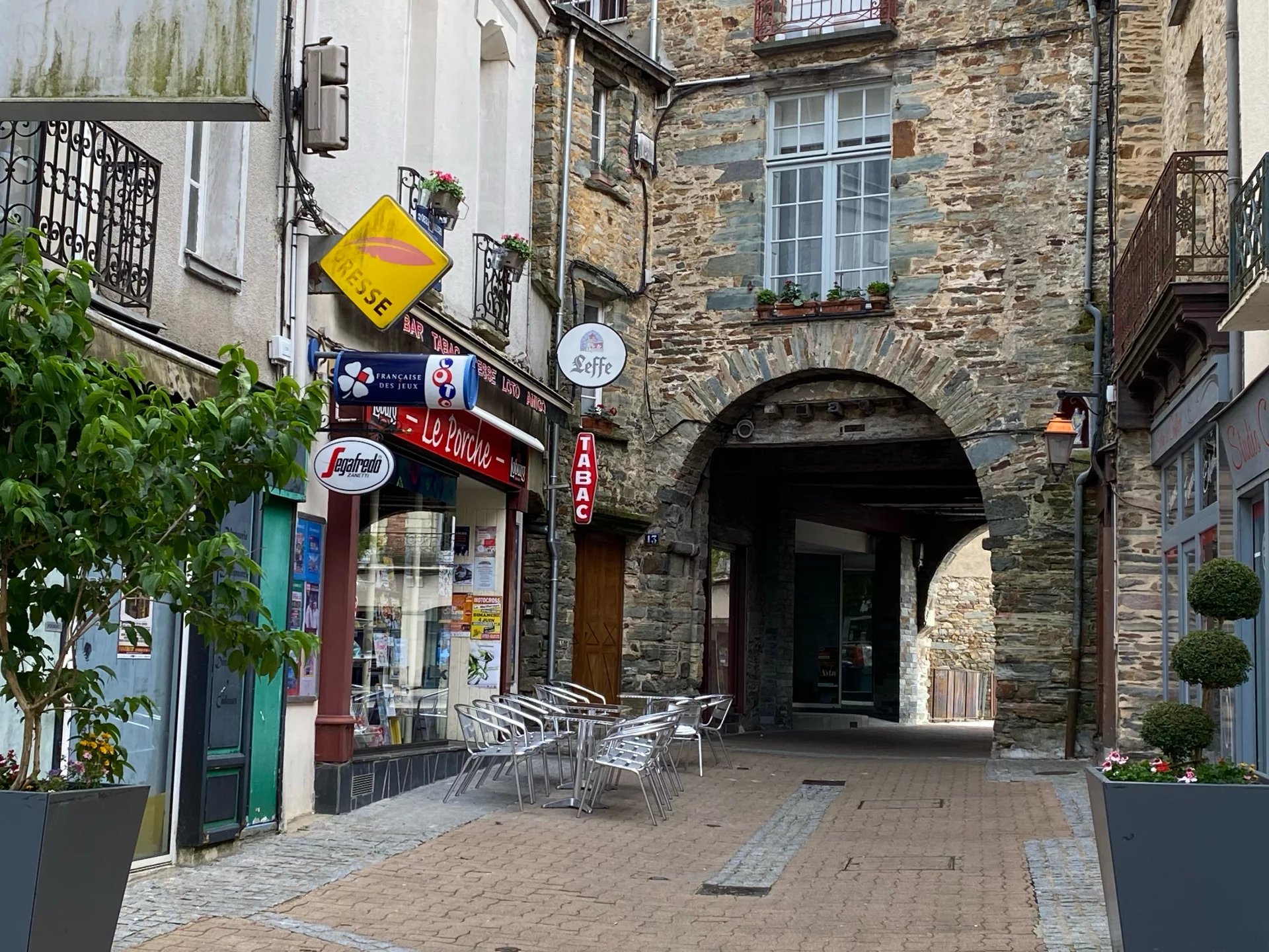 Bar Tabac FDJ dans le centre historique de Chateaubriant