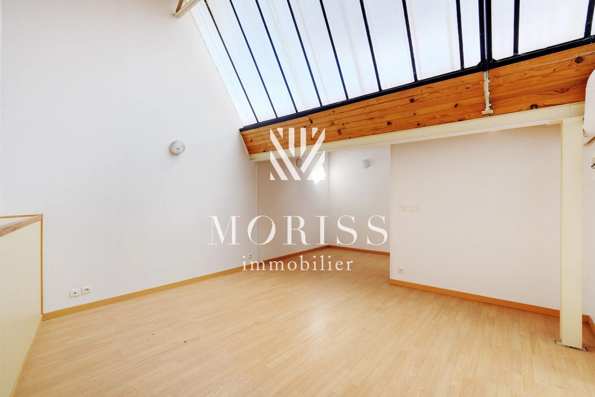 LOFT 382 m2  - MAIRIE DE MONTREUIL - EXCEPTIONNEL - Image Array
