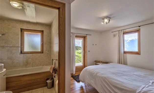 Bright 6 bedroom property with sauna