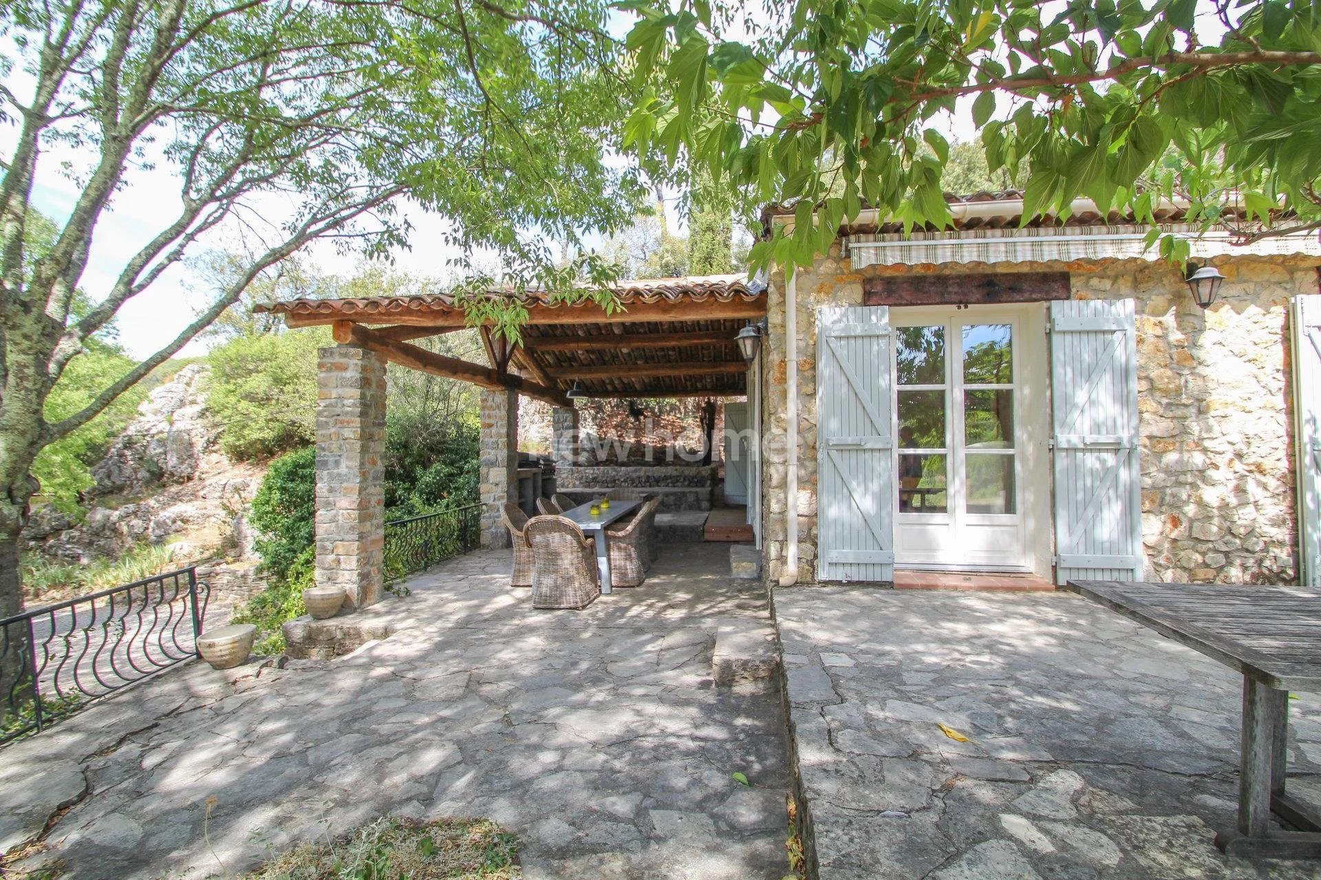 Charming natural stone build property on 4,2 hectare land