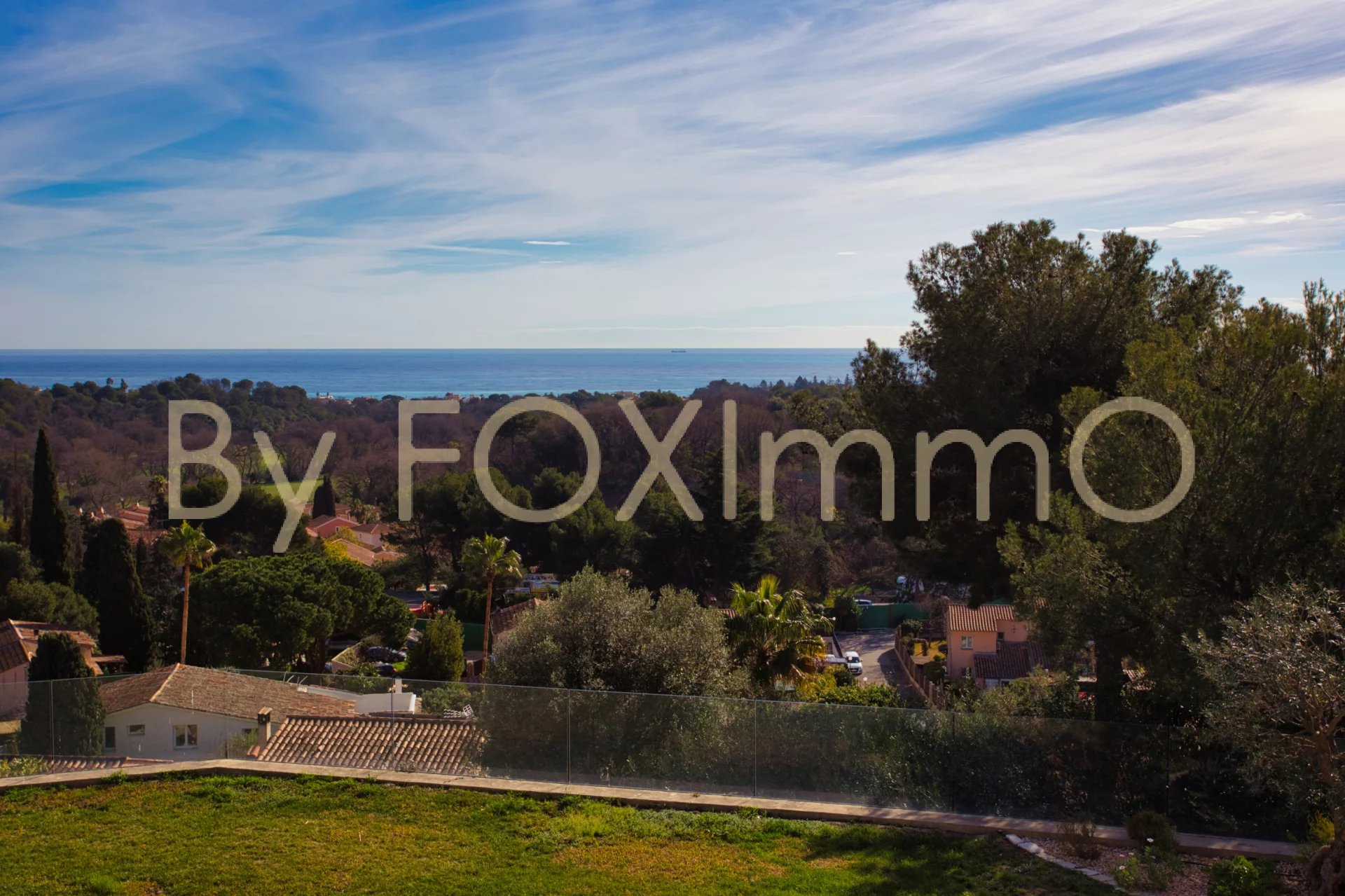 Sur la Côte d'Azur, Villa vue mer panoramique, 3/4 chambres, jardin plat, piscine, jacuzzi, garage et parking