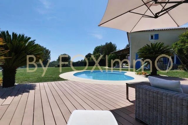 Sur la Côte d'Azur, Villa vue mer panoramique, 3/4 chambres, jardin plat, piscine, jacuzzi, garage et parking