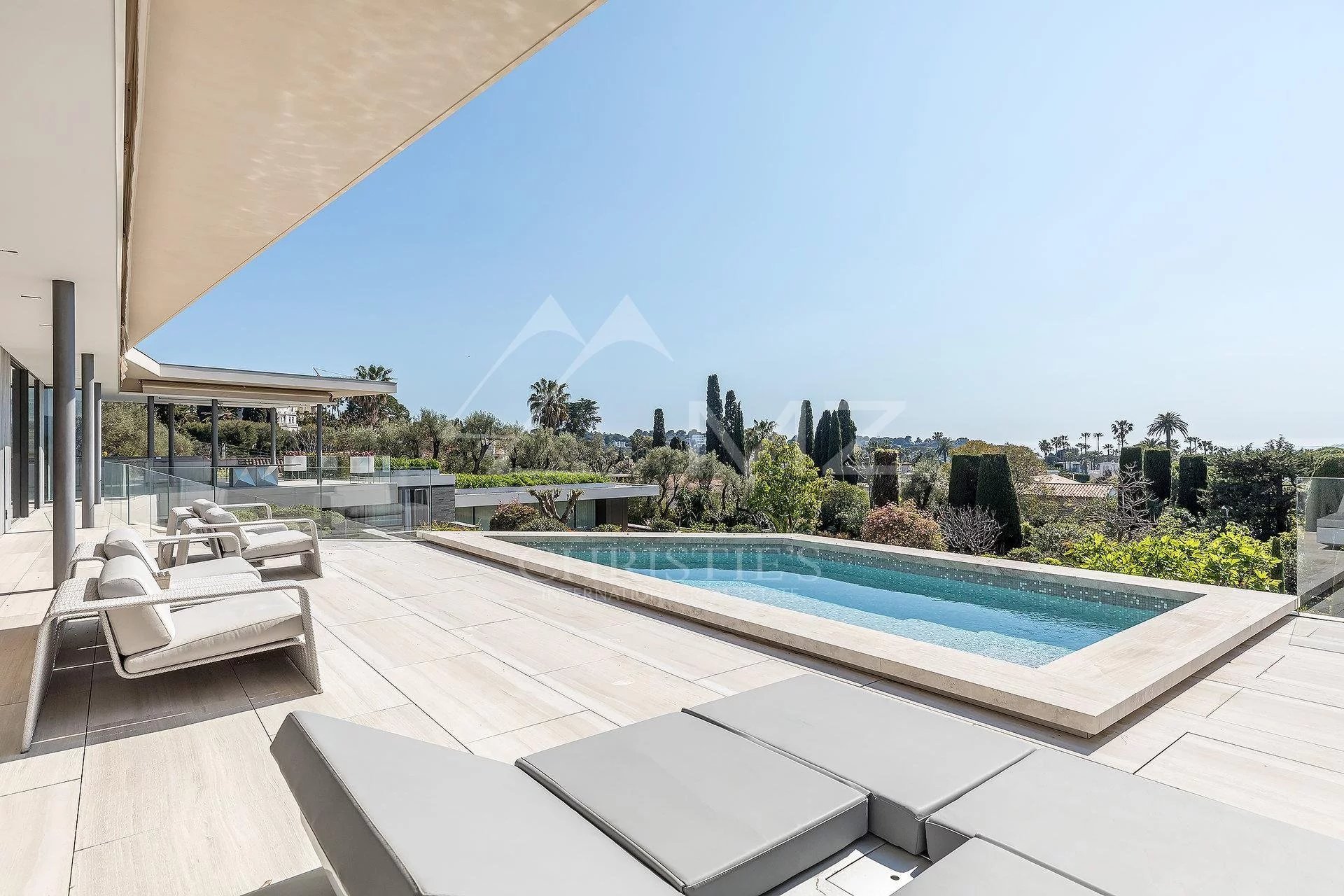 cap d-antibes - contemporary new villa with luxurious services image3