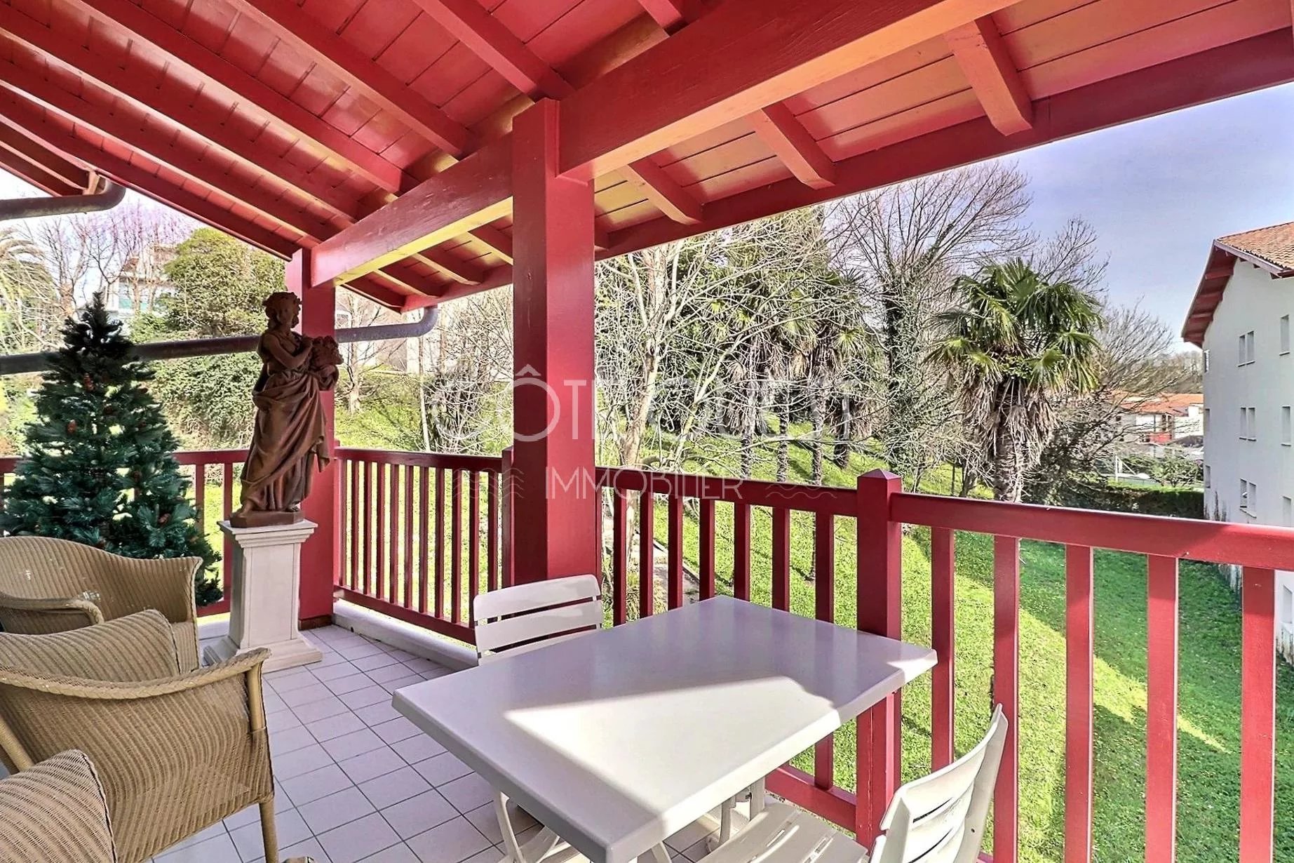 APPARTEMENT À VENDRE AVEC TERRASSE AU COEUR DE SAINT-JEAN-DE-LUZ