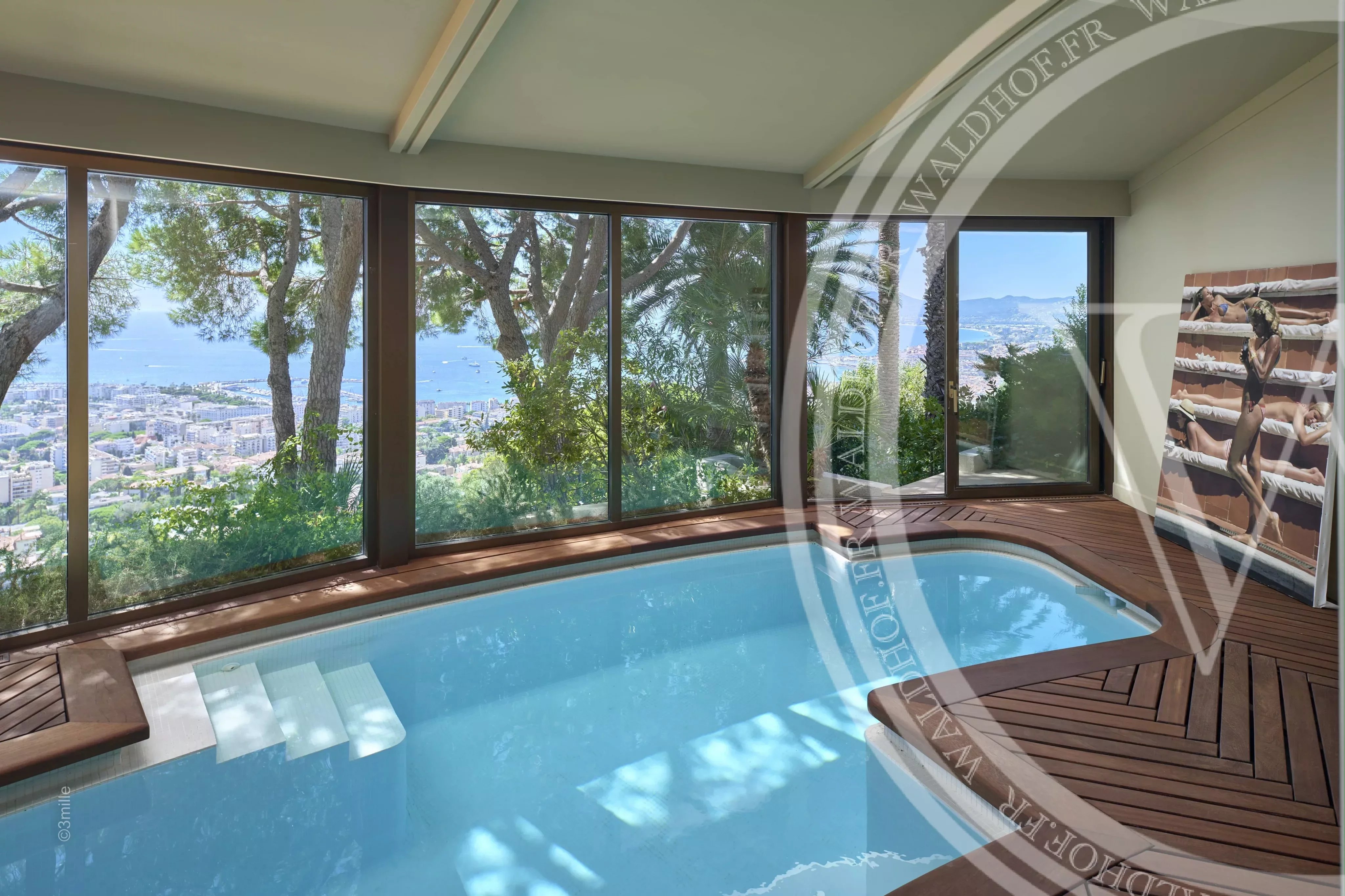 Fully renovated 3000 m2 Palace overlooking all of Cannes