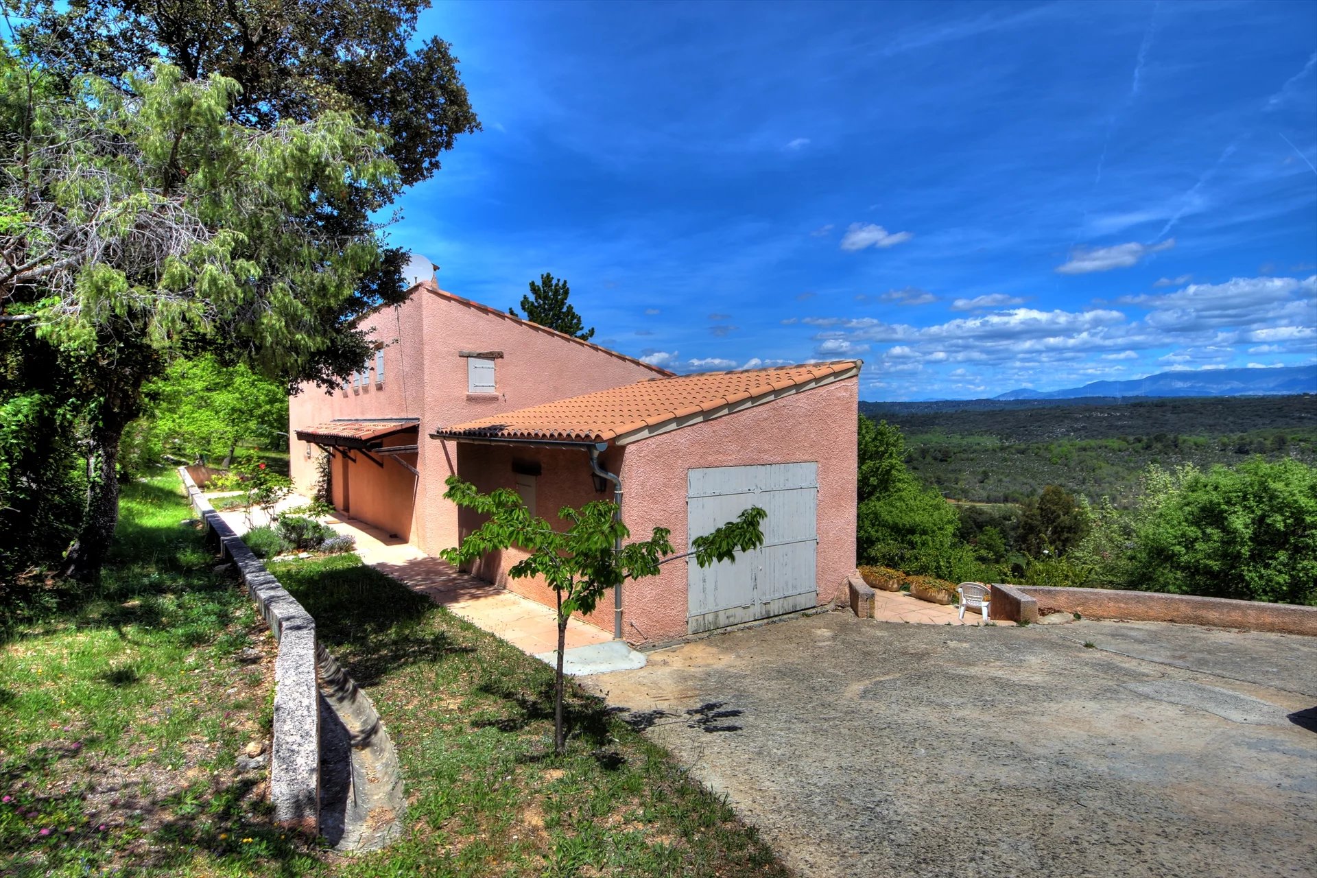 Prettu house with a panorami view near the famous Gorges Du Verdon
