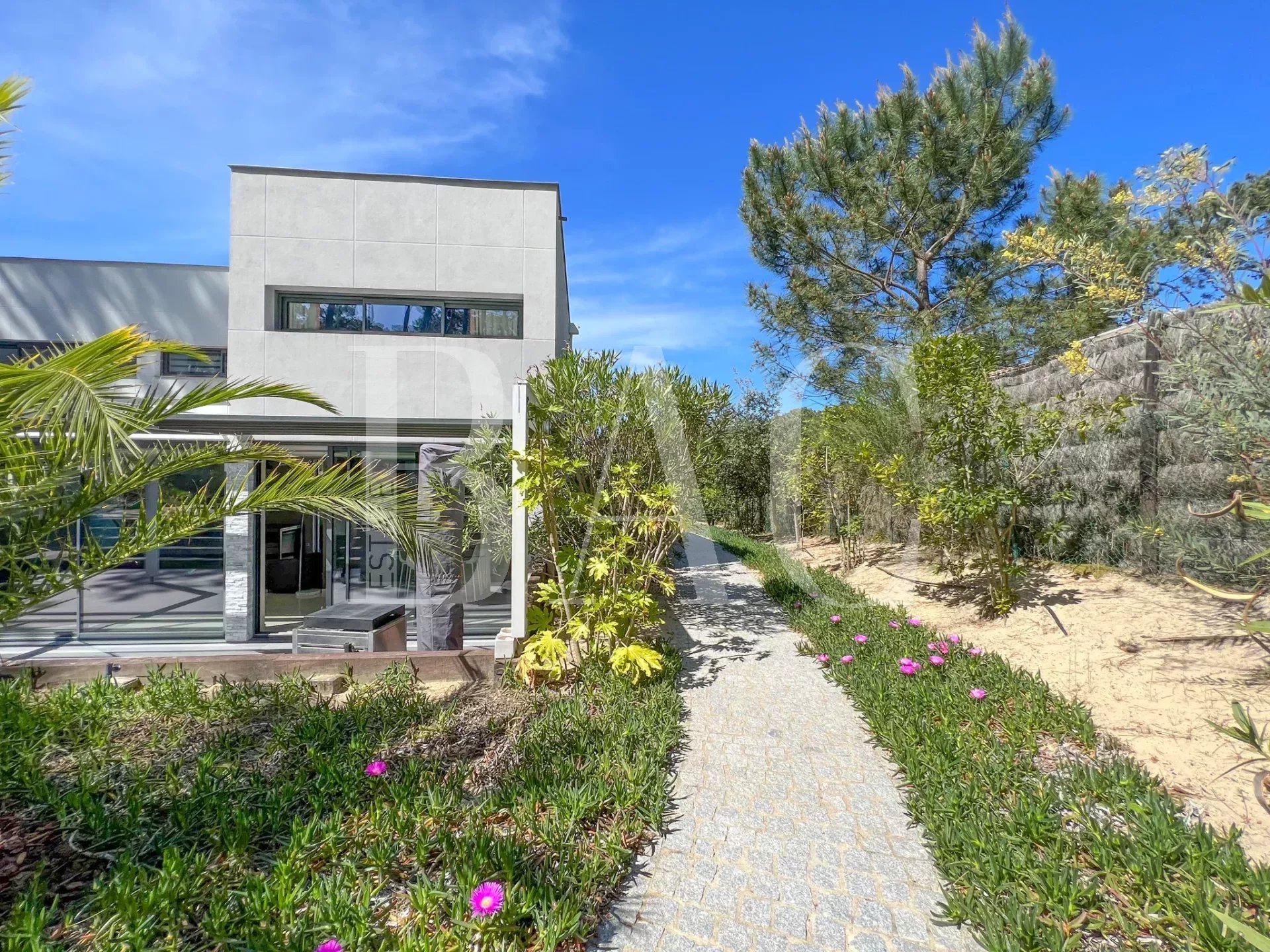 Lège-Cap-Ferret, Prestigious contemporary architect villa 5 minutes from the beach. VILLAGE - PETIT PIQUEY