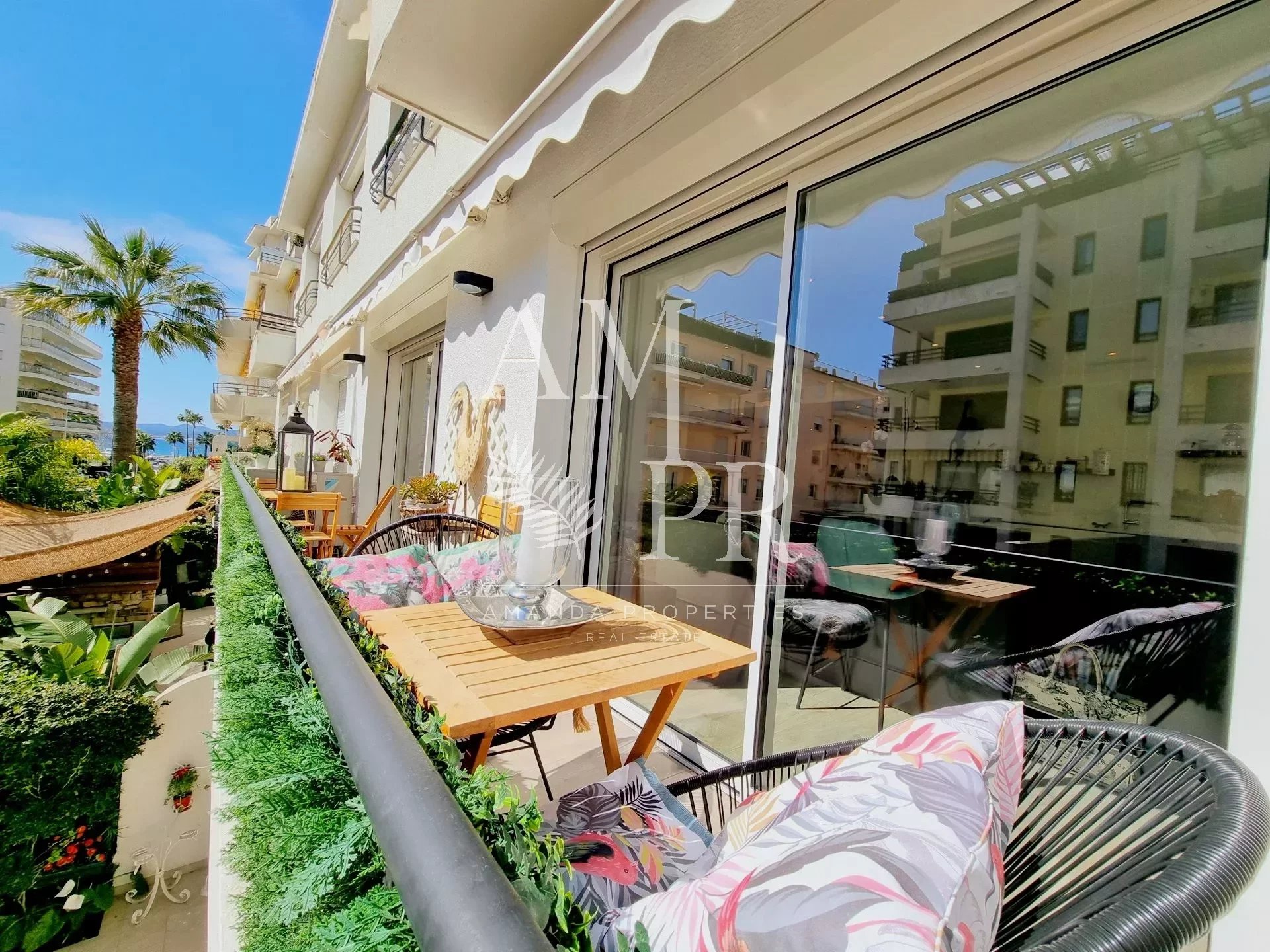 Cannes Pointe Croisette - Appartement 3 pièces 84 m2 - Aperçu mer