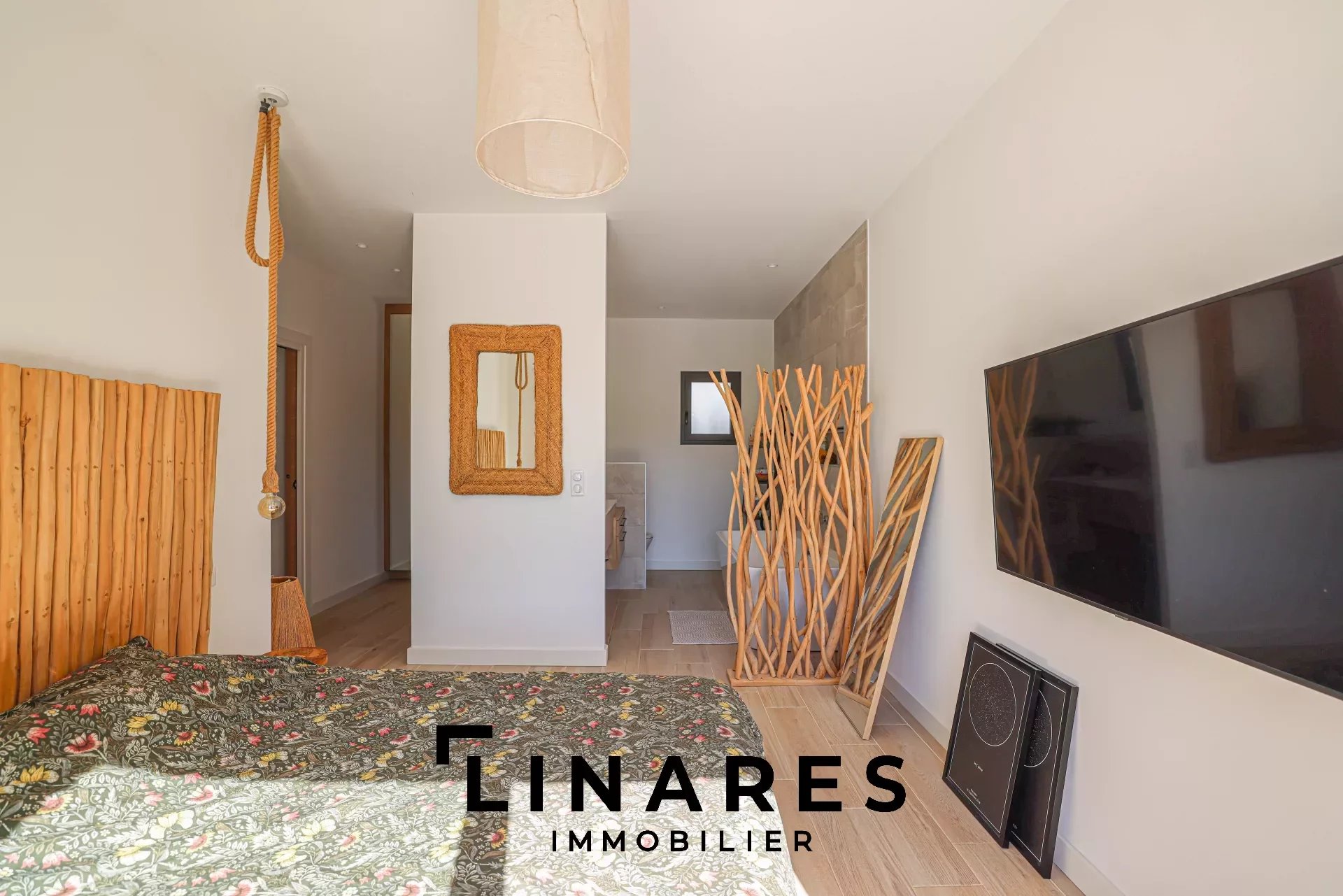 LA SPLENDIDE - Villa T4 de 125 m2 + Terrain + Piscine - 13400 Les Solans