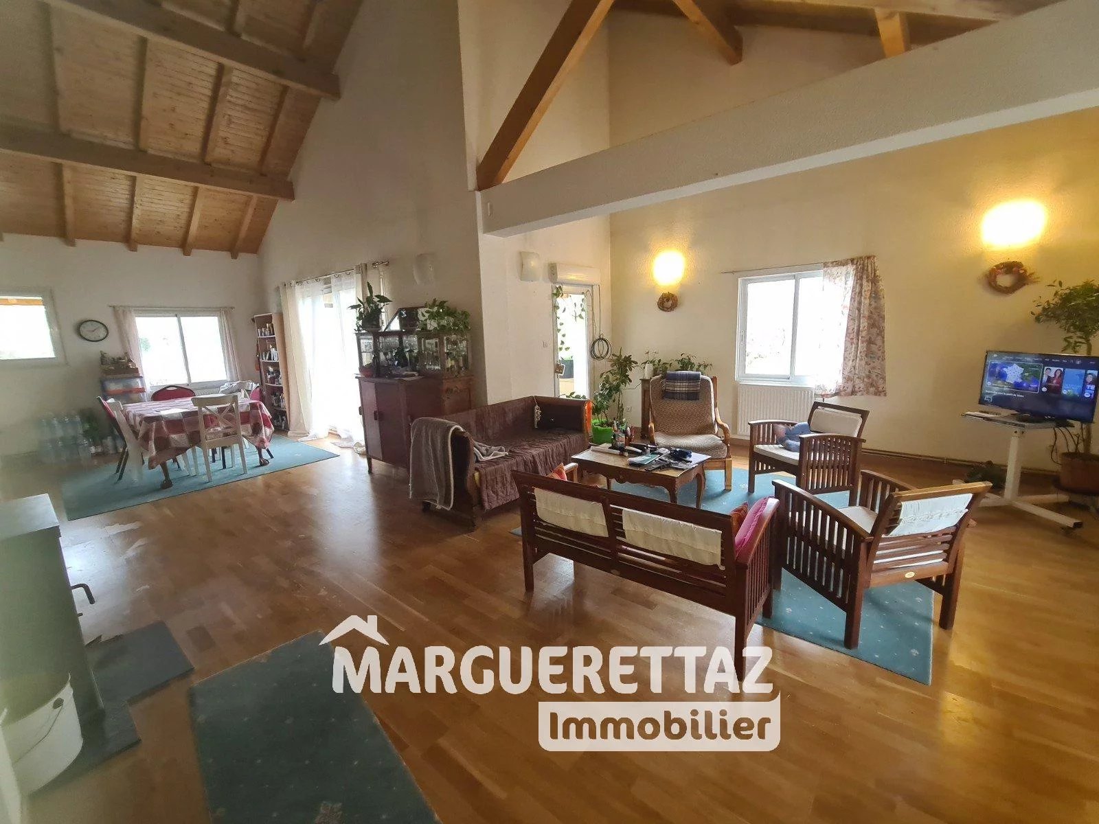 Maison de 360 m² à Monnetier Mornex