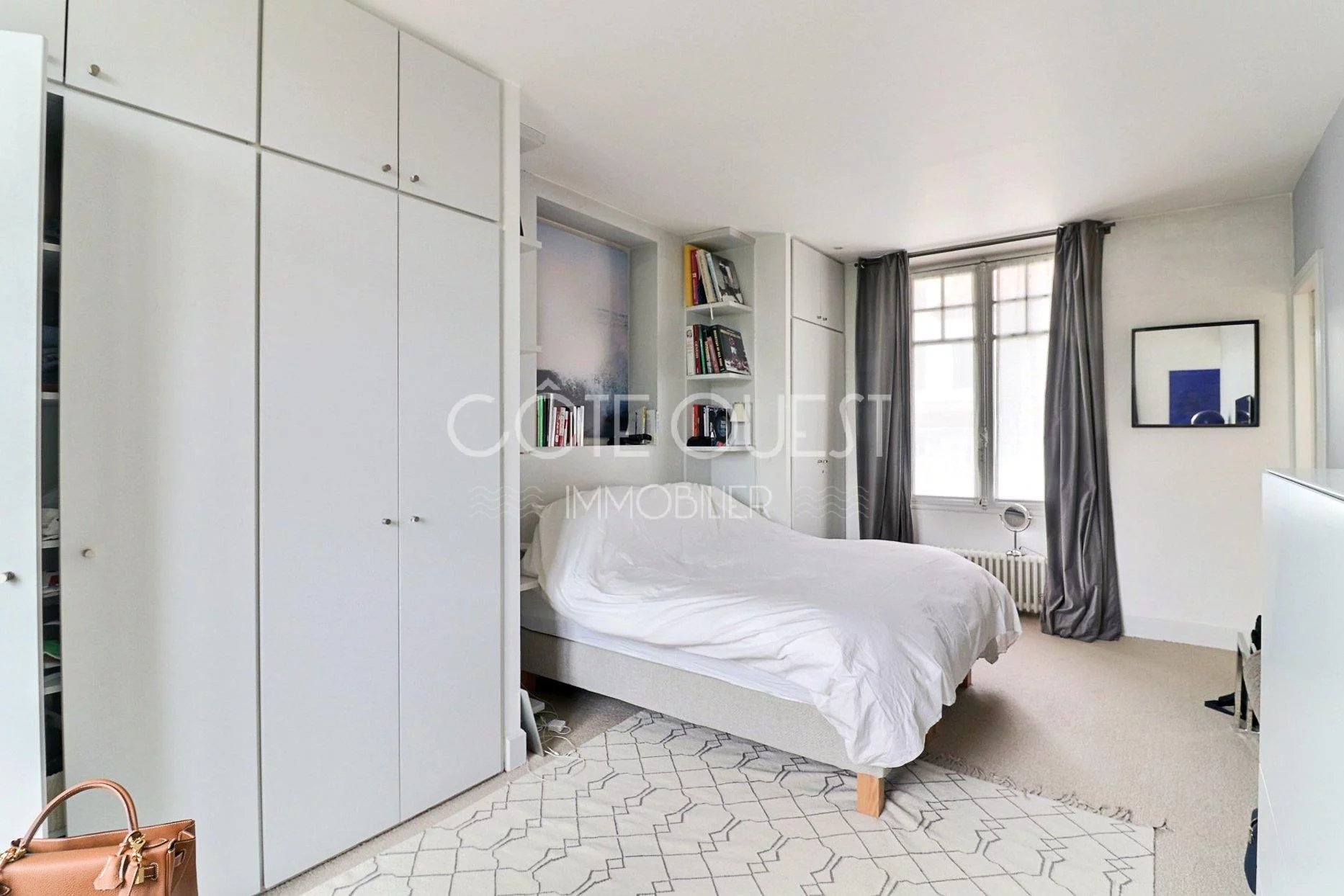 BIARRITZ - A 250 SQM TOWNHOUSE WITH ITS CHARMING GARDEN
