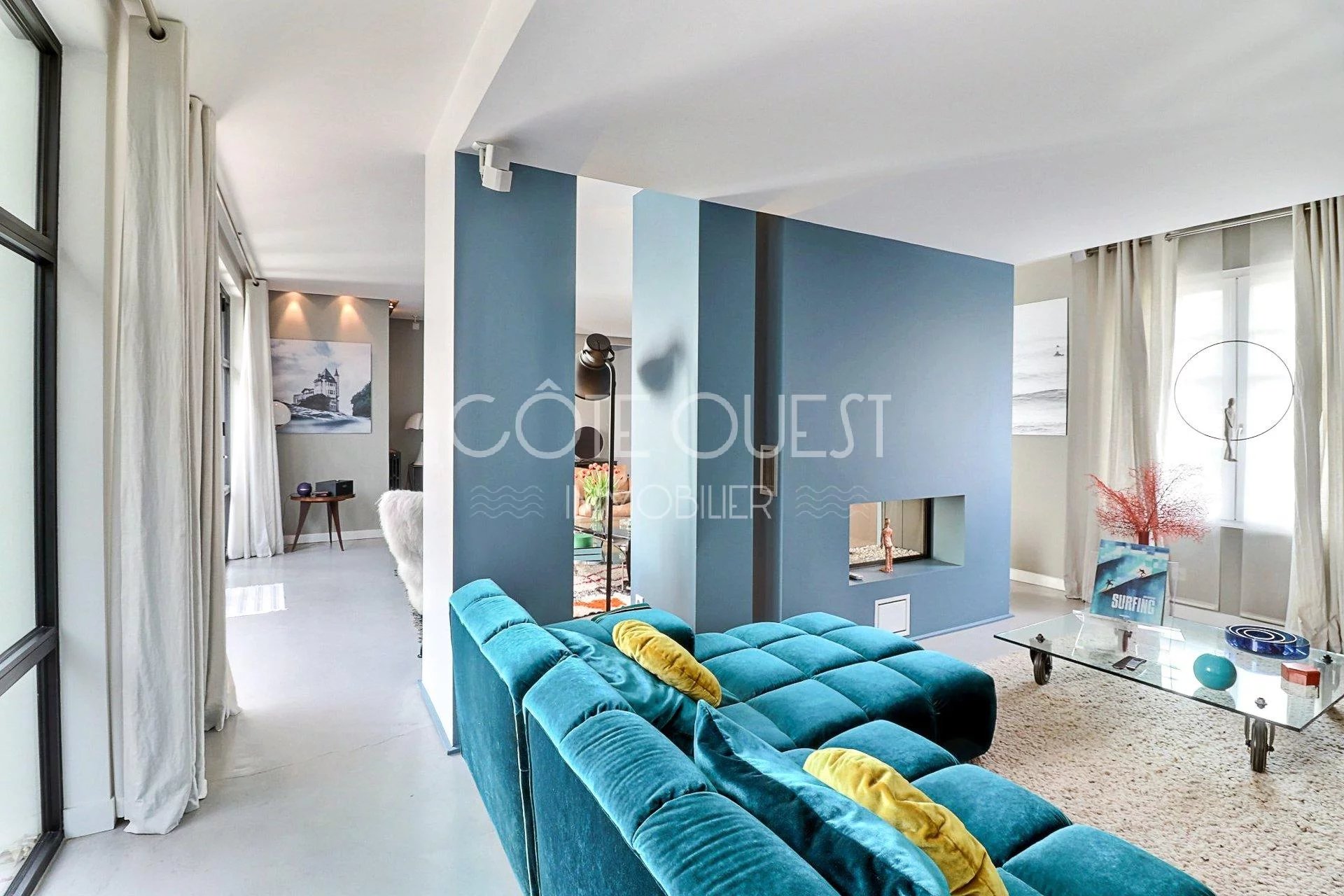 BIARRITZ - A 250 SQM TOWNHOUSE WITH ITS CHARMING GARDEN