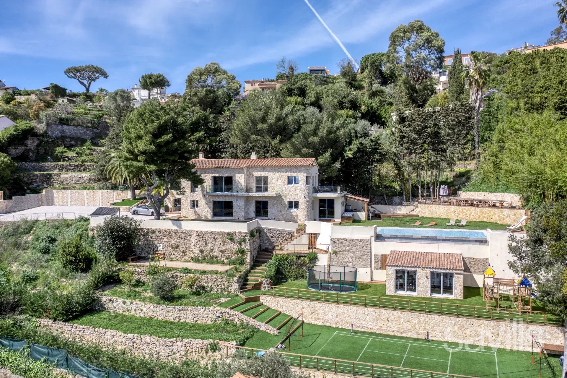 A refurbished villa with panoramic sea views