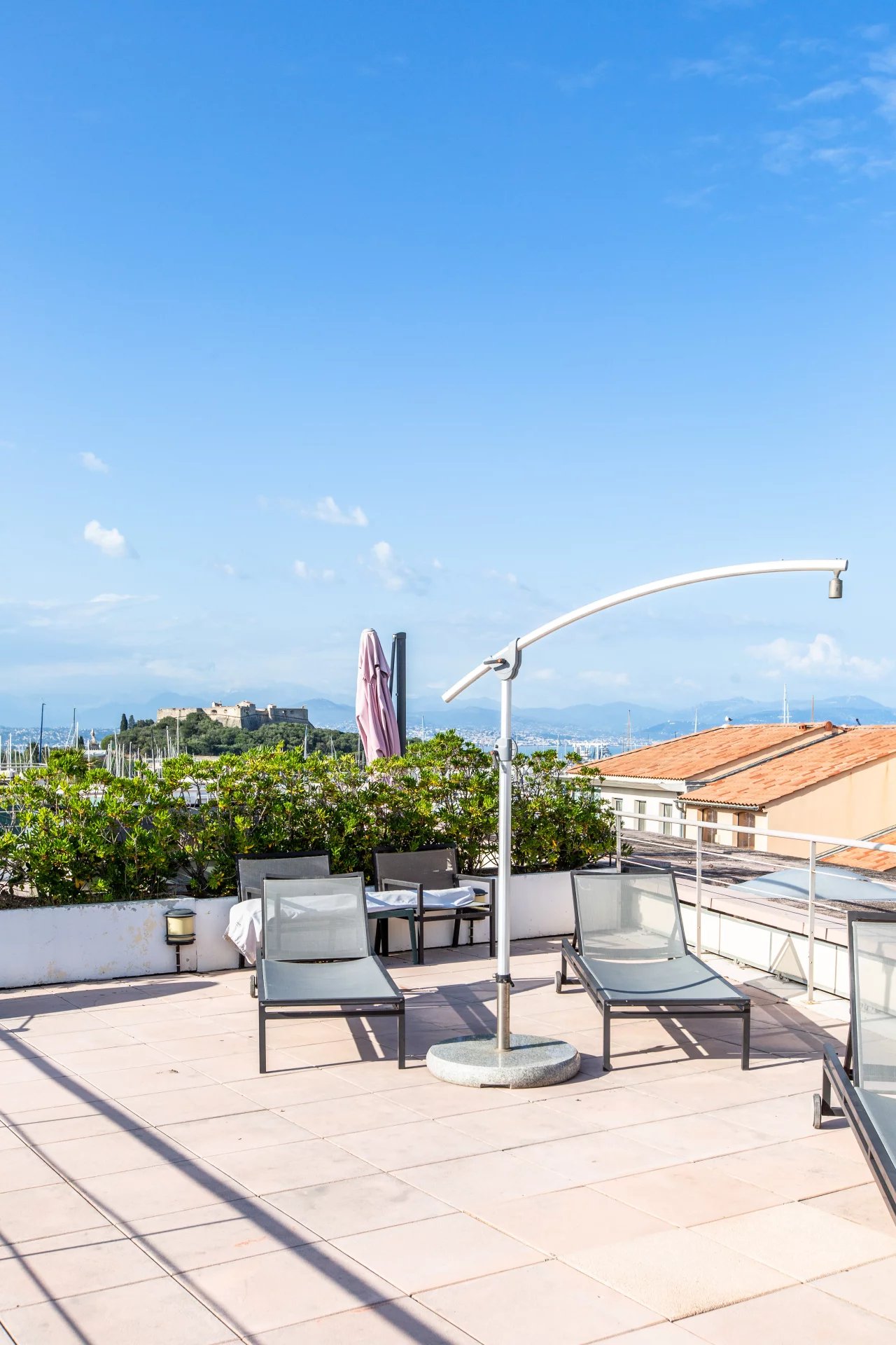 Appartement toit-terrasse 4P centre Prestige piscine  Antibes