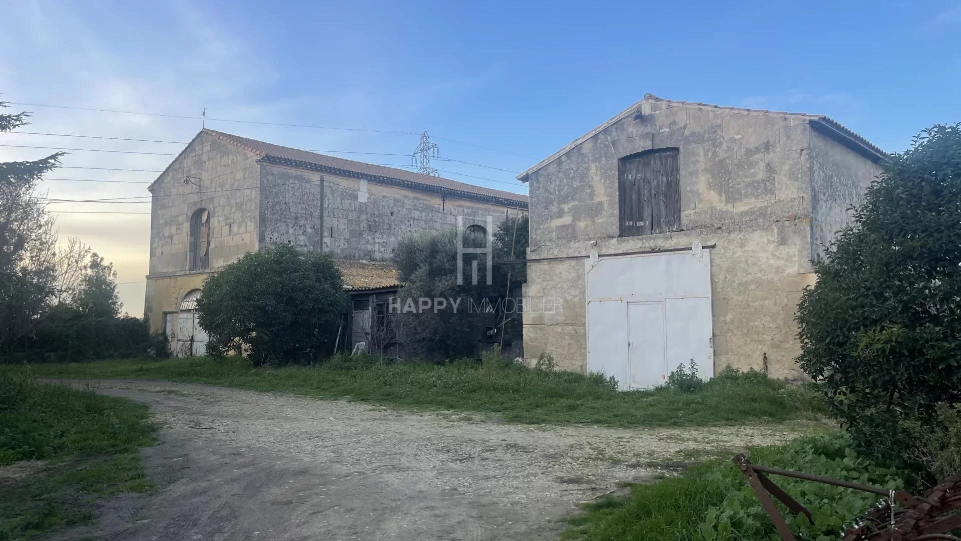 Property to restore with its outbuildings
