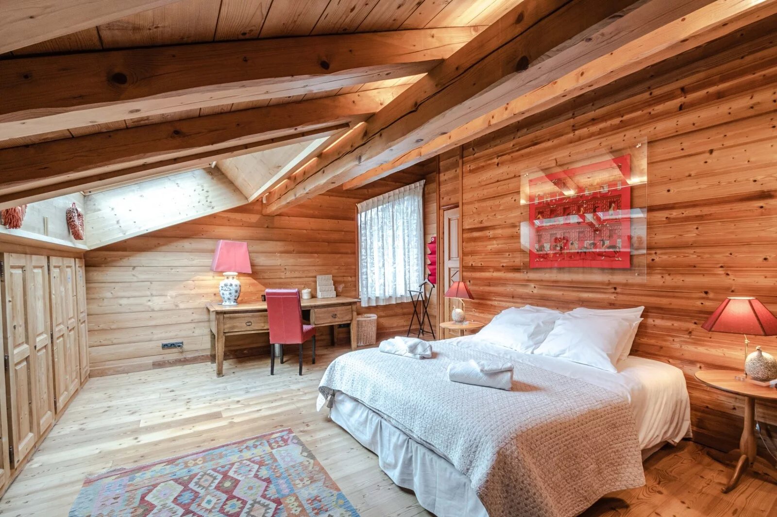 TRADITIONAL CHALET WITH EXCEPTIONAL LAND AND VIEWS