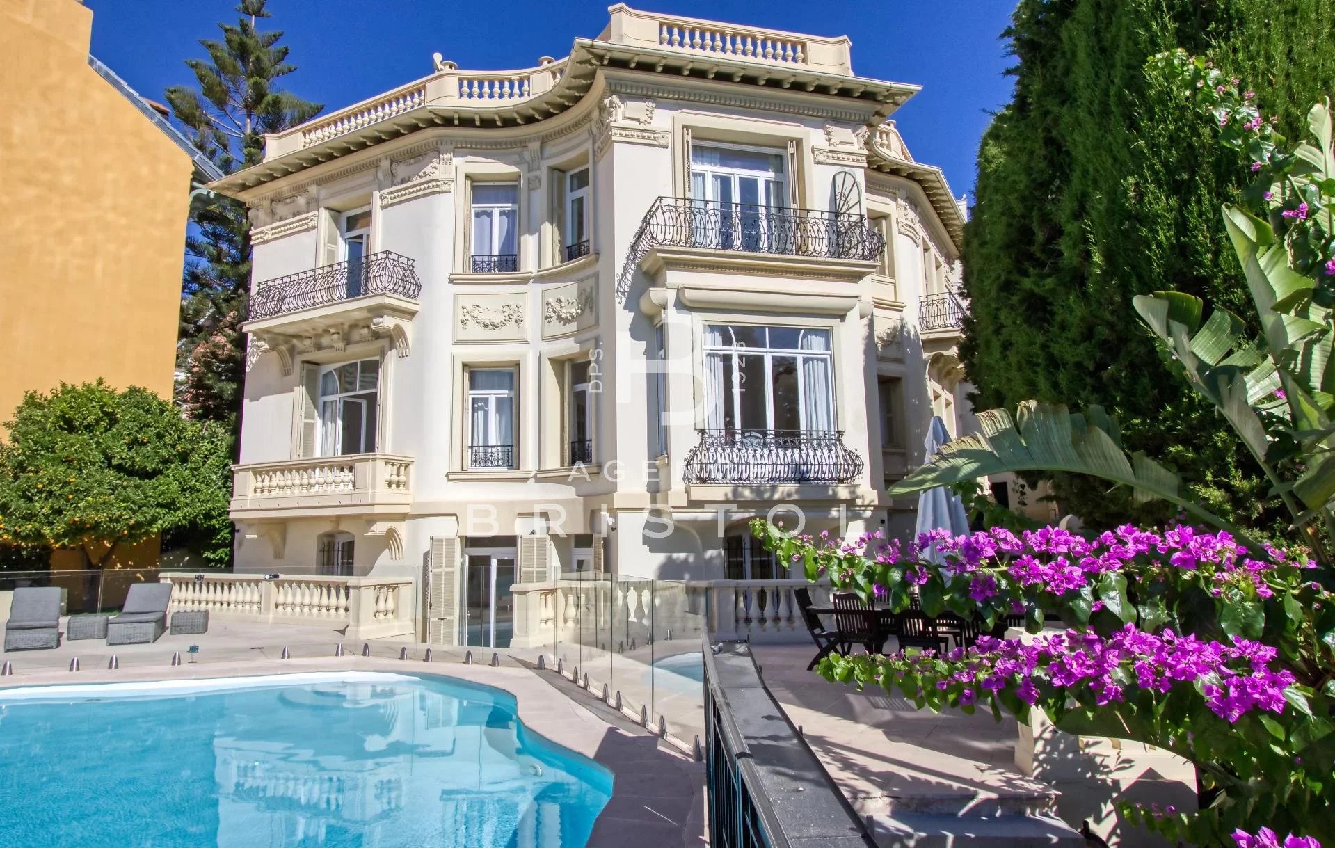 Villa in Villefranche-sur-Mer - Belle Epoque Villa - Sea View -Sell & Buy with Agence Bristol