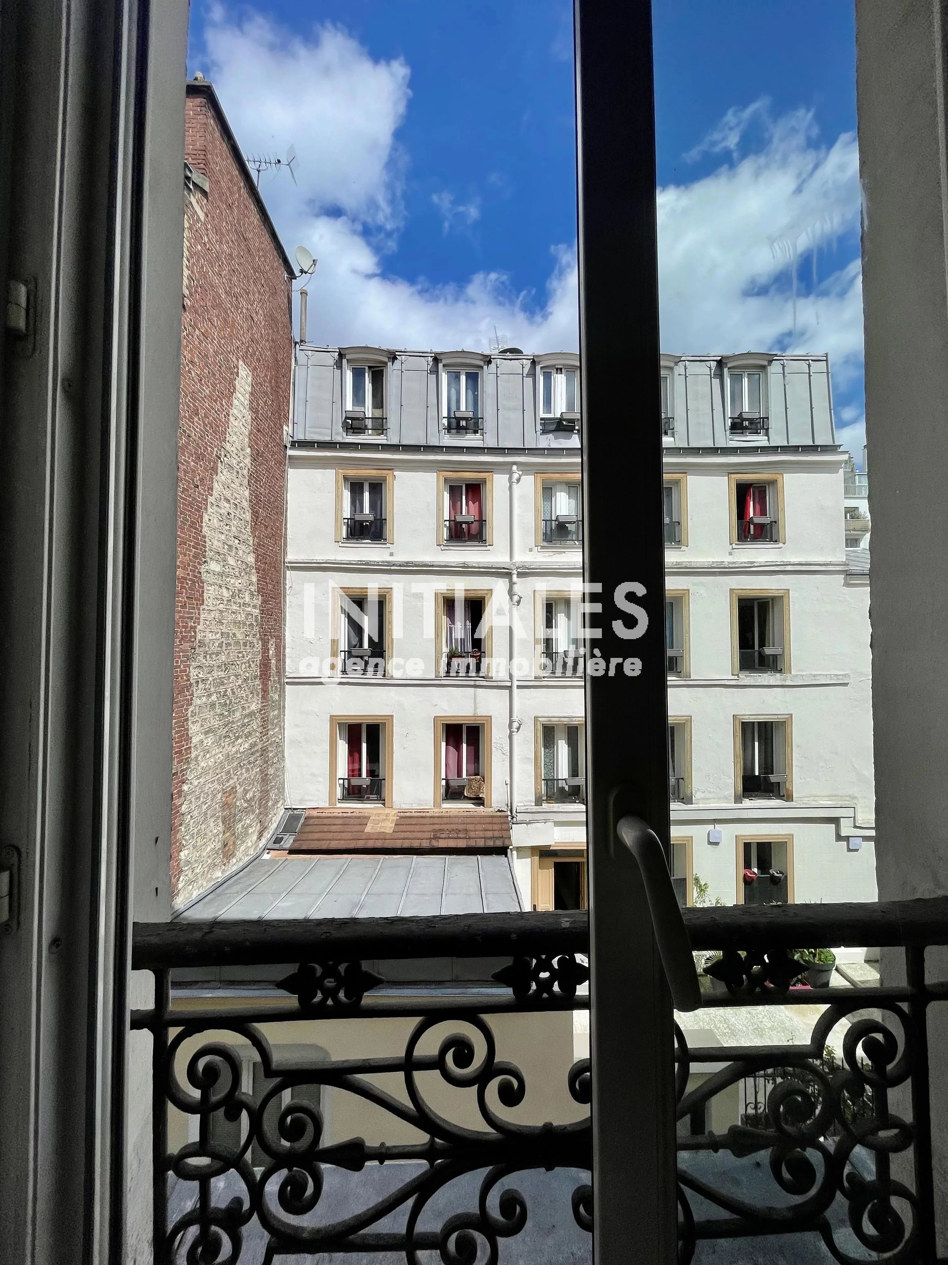 Sale Apartment - Paris 18th (Paris 18ème) Grandes-Carrières