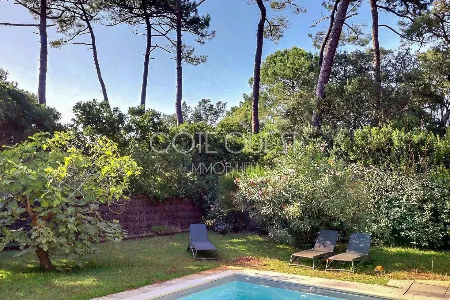 HOSSEGOR – A 7-BED VILLA WITH A SWIMMING POOL