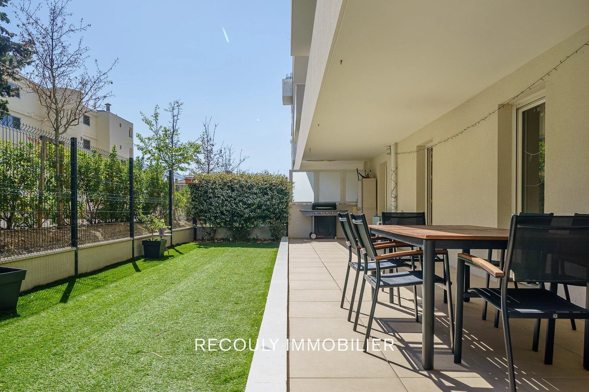 Appartement T4 - terrasse jardin  / Le Cabot - 13009 Marseille
