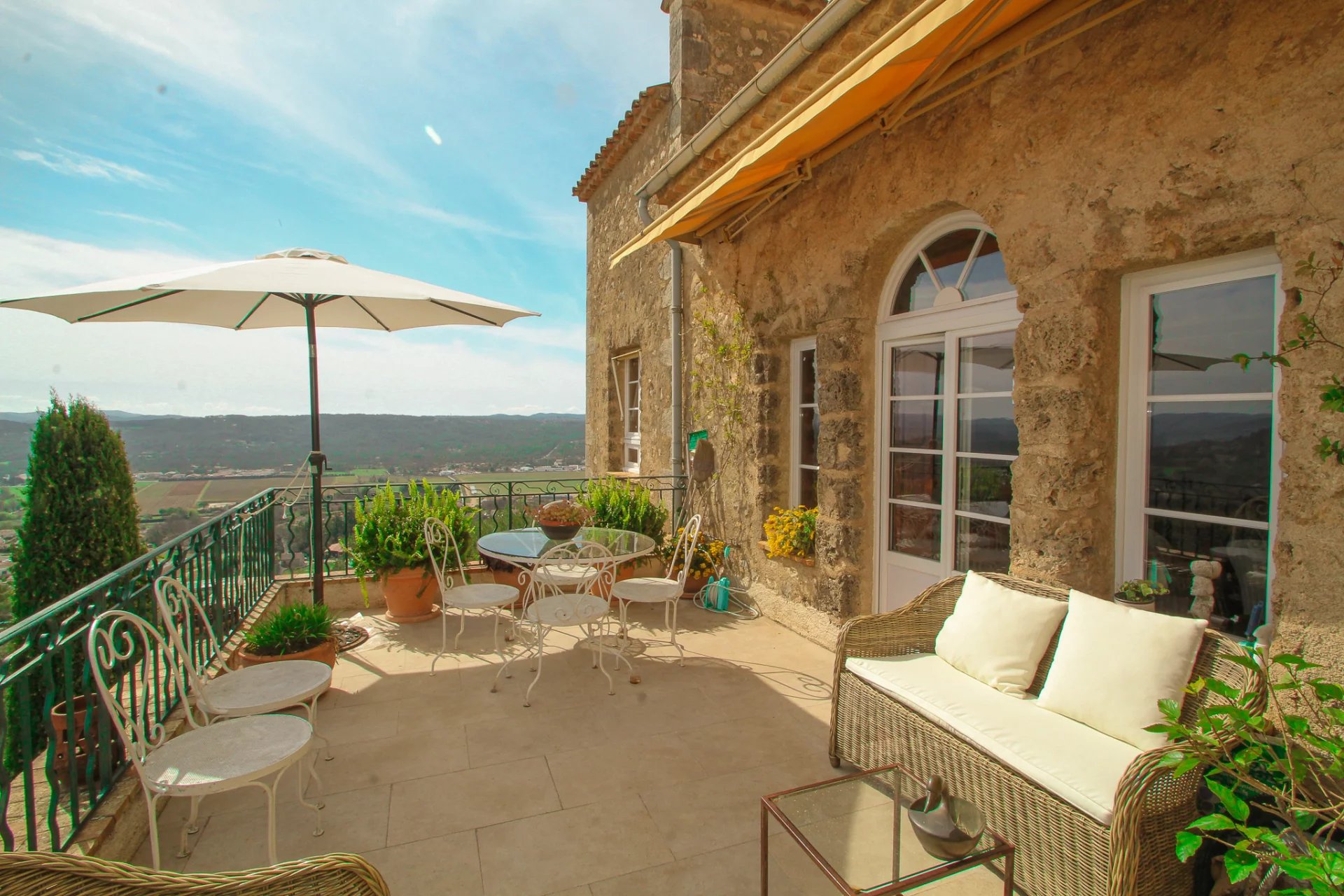 Provence kasteel appartement met schitterend uitzicht