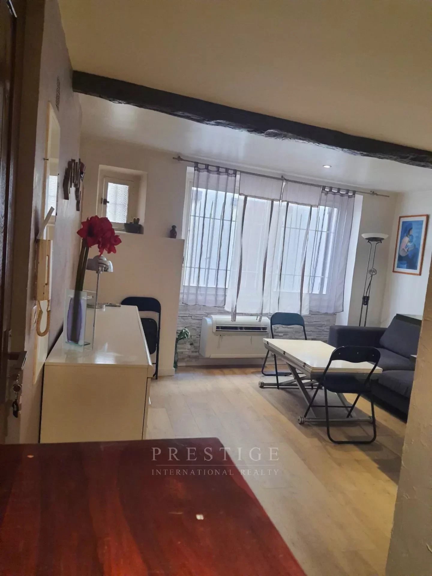 Old town Antibes, 1 bedroom flat
