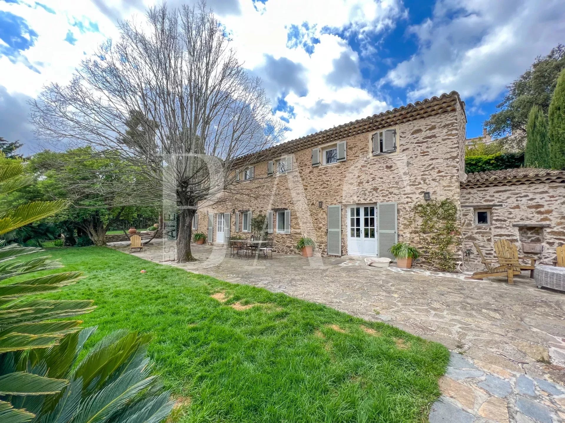 La Garde-Freinet, Magnificent renovated Sheepfold at the foot of the village.