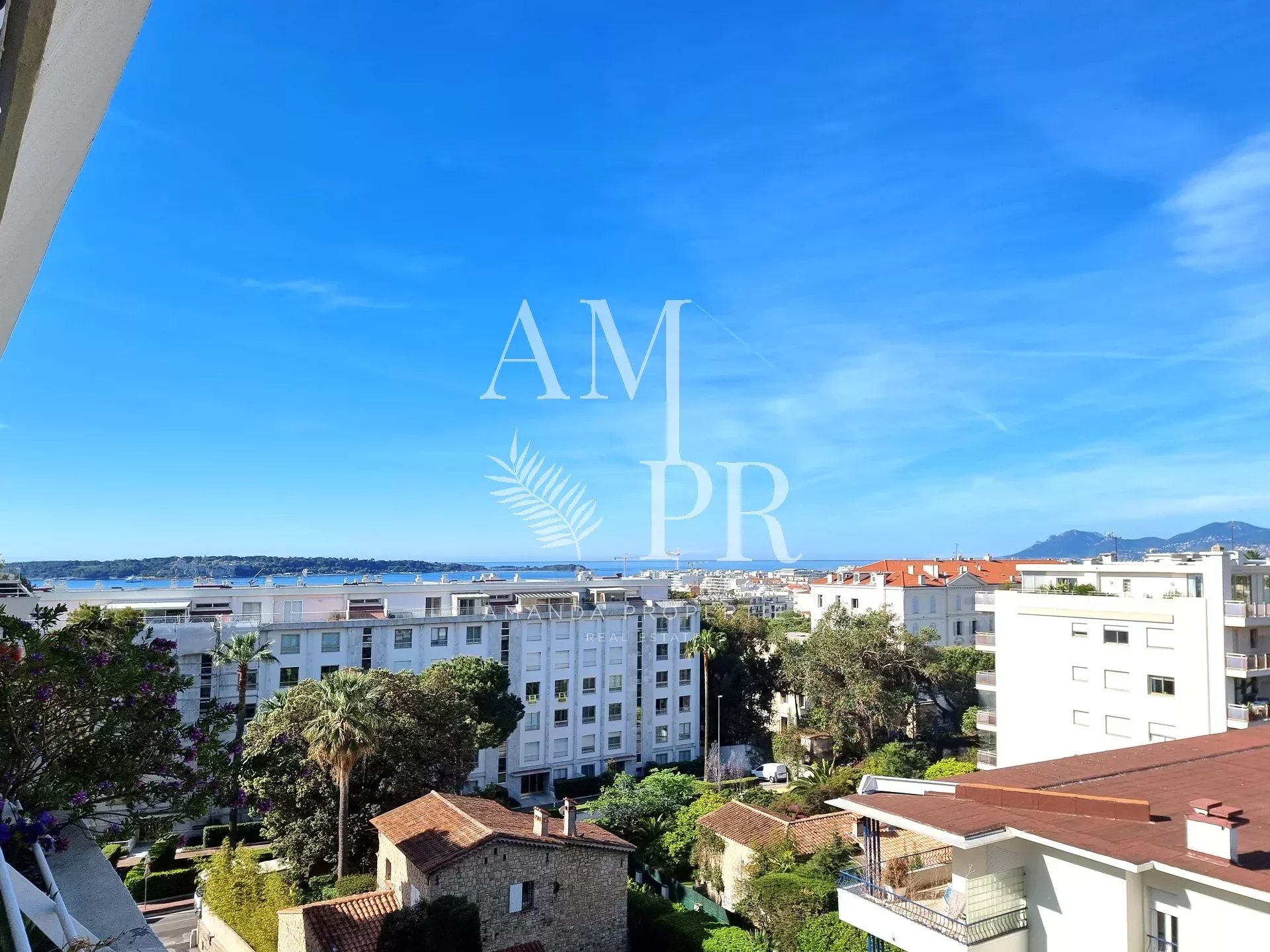 Cannes Basse Californie - Appartement 4 pièces de 134 m2 - Vue Mer