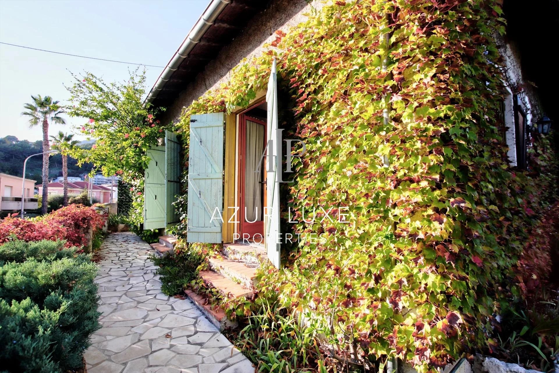 Menton Val de Gorbio - Maison 3 pcs 100 m² - jardin ensoleillé - parking