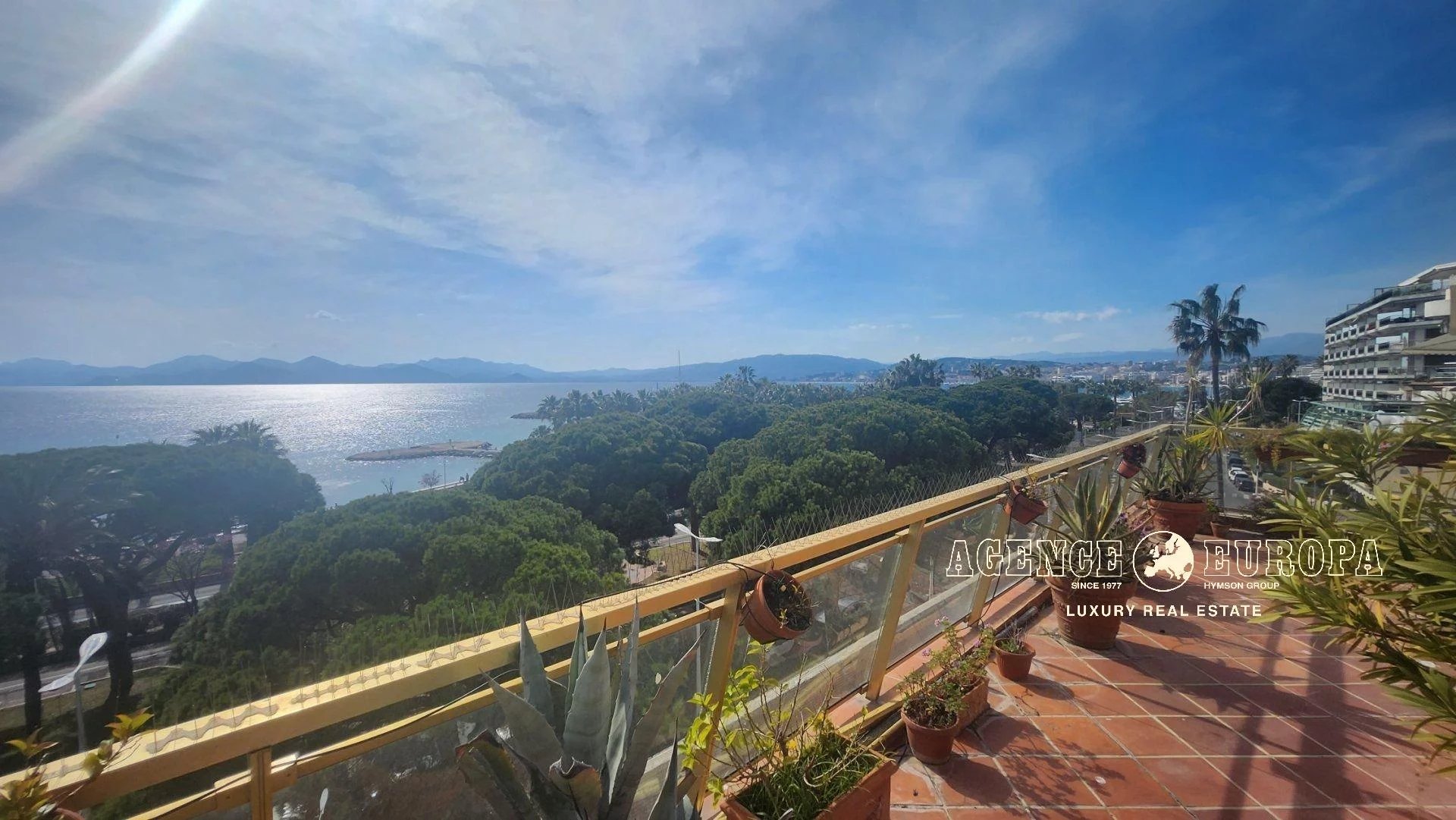 CANNES CROISETTE - PANORAMIC SEA VIEW