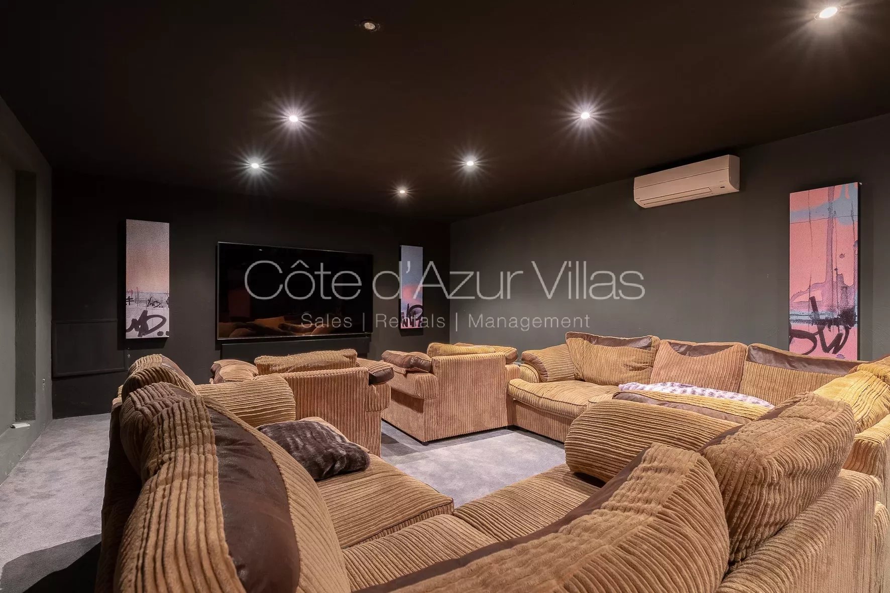 Tourrettes-sur-Loup - Villa de 600 m² avec 6 chambres au calme absolu