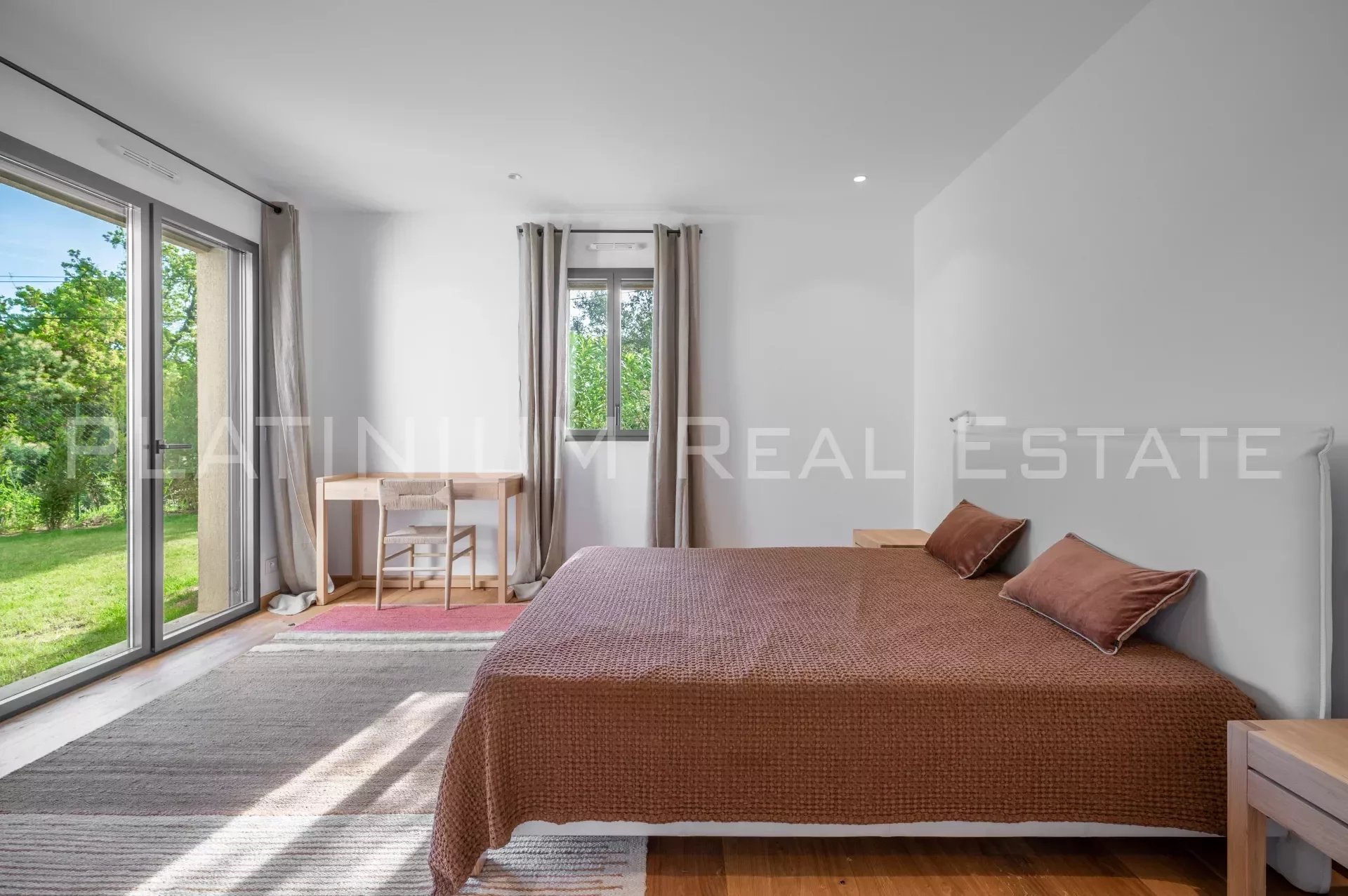 RAMATUELLE - Villa 340 m2 - Land of 3290 m2 - 4 bedrooms
