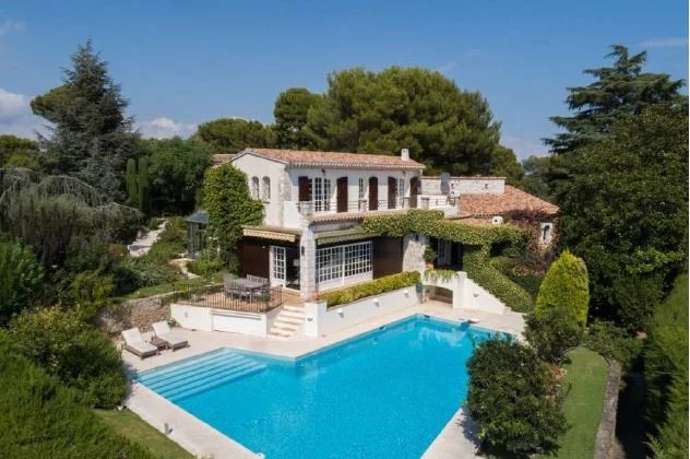 ANTIBES VILLA WITH VERY BEAUTIFUL SEA VIEW