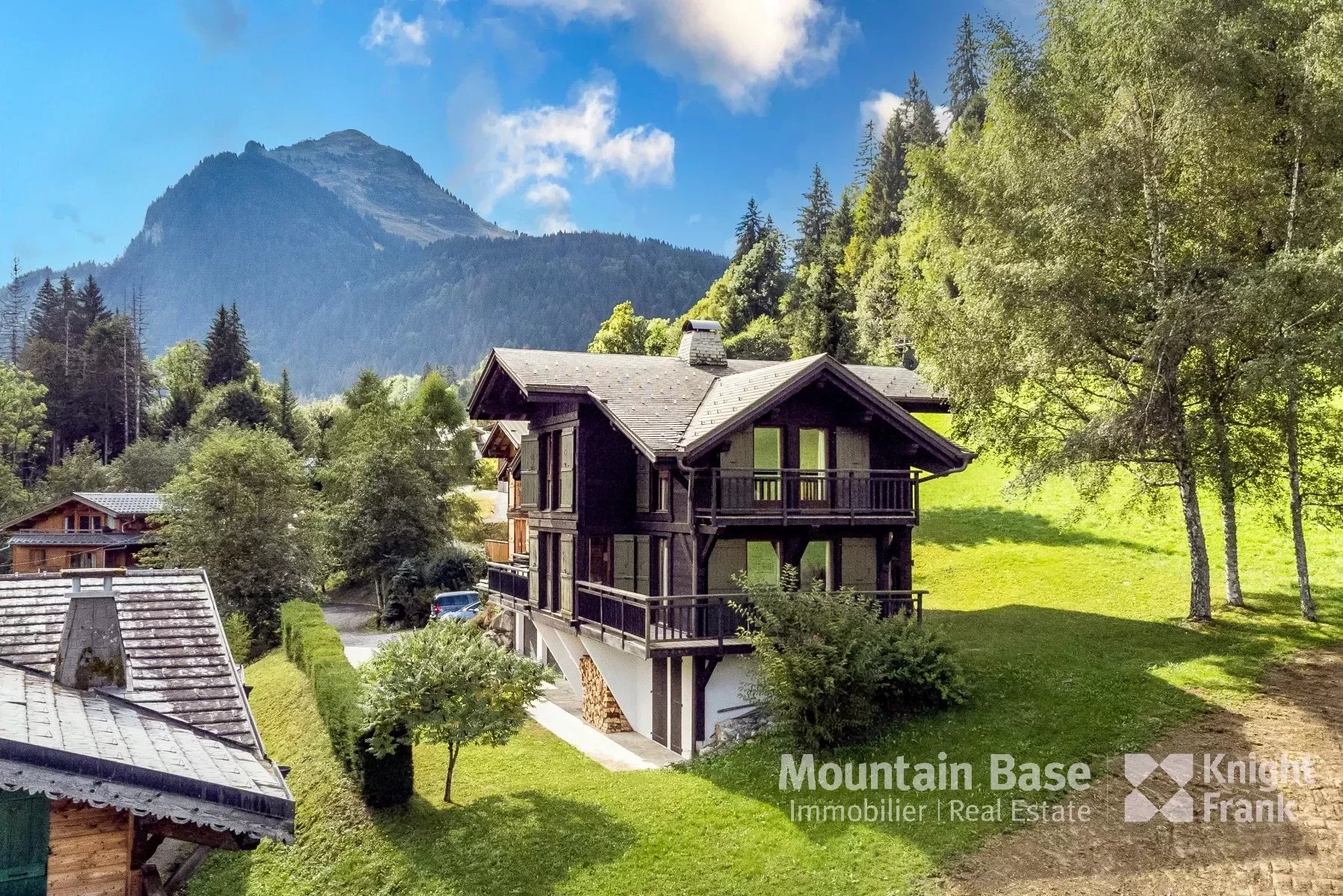 A 5 bedroom ski-in ski-out chalet, a rare opportunity in Morzine Accommodation in Chamonix