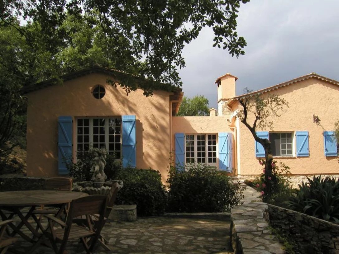 Belle villa provençale à proximité de Valbonne avec des vues epoustouflantes
