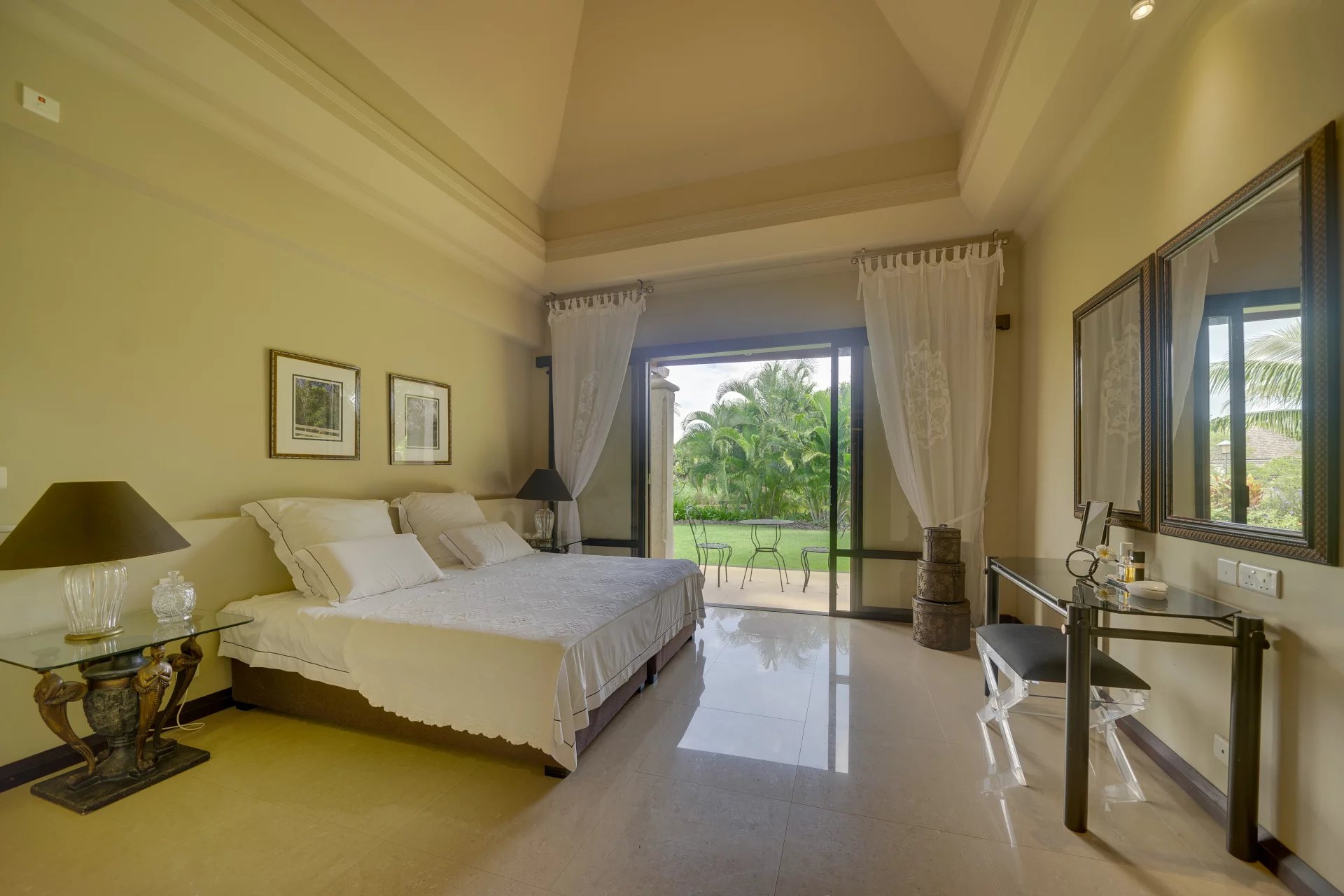 TAMARIN - Superb villa - 4 bedrooms - picture 11 title=